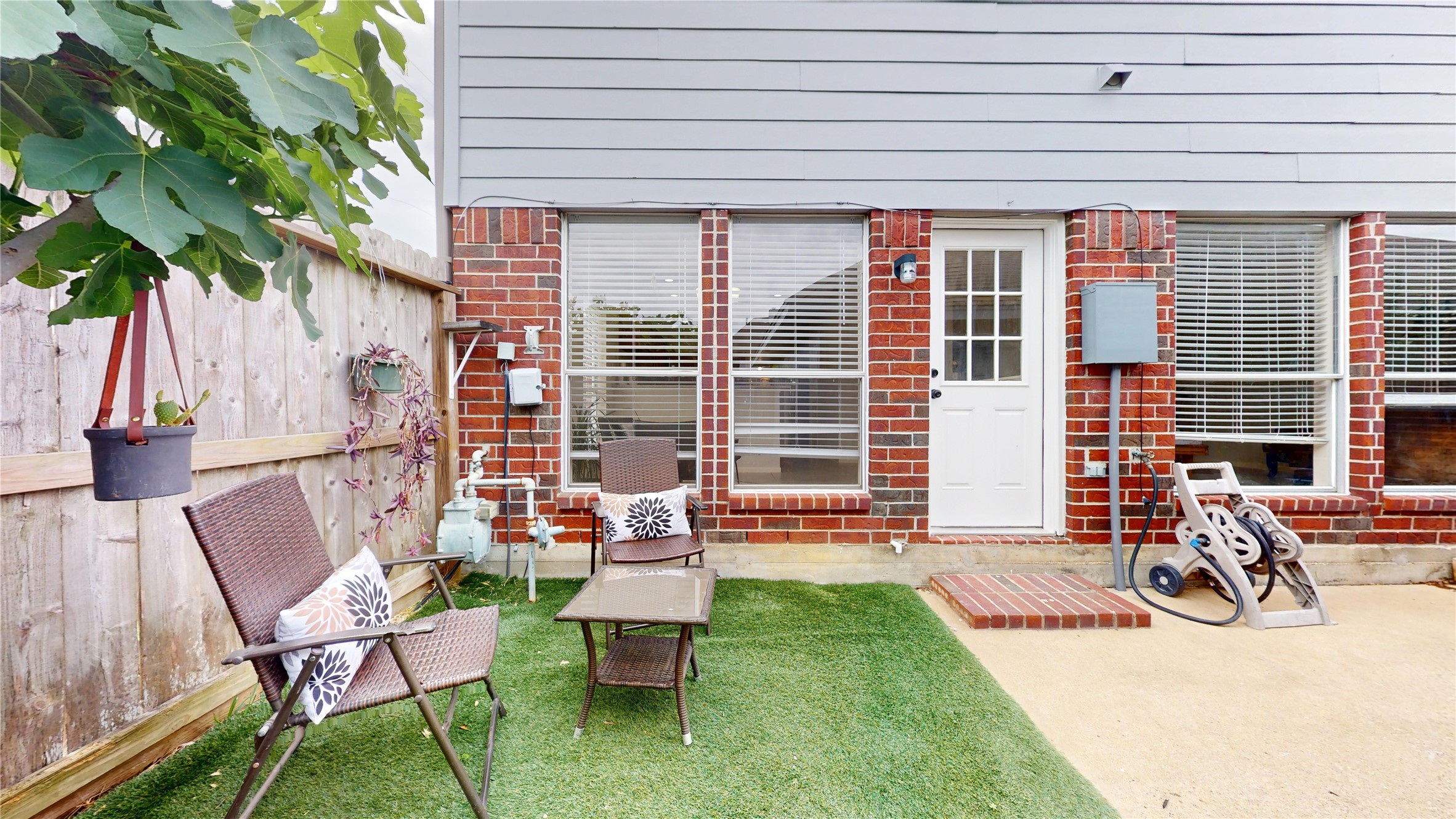 1205 El Camino Drive Property Photo 45