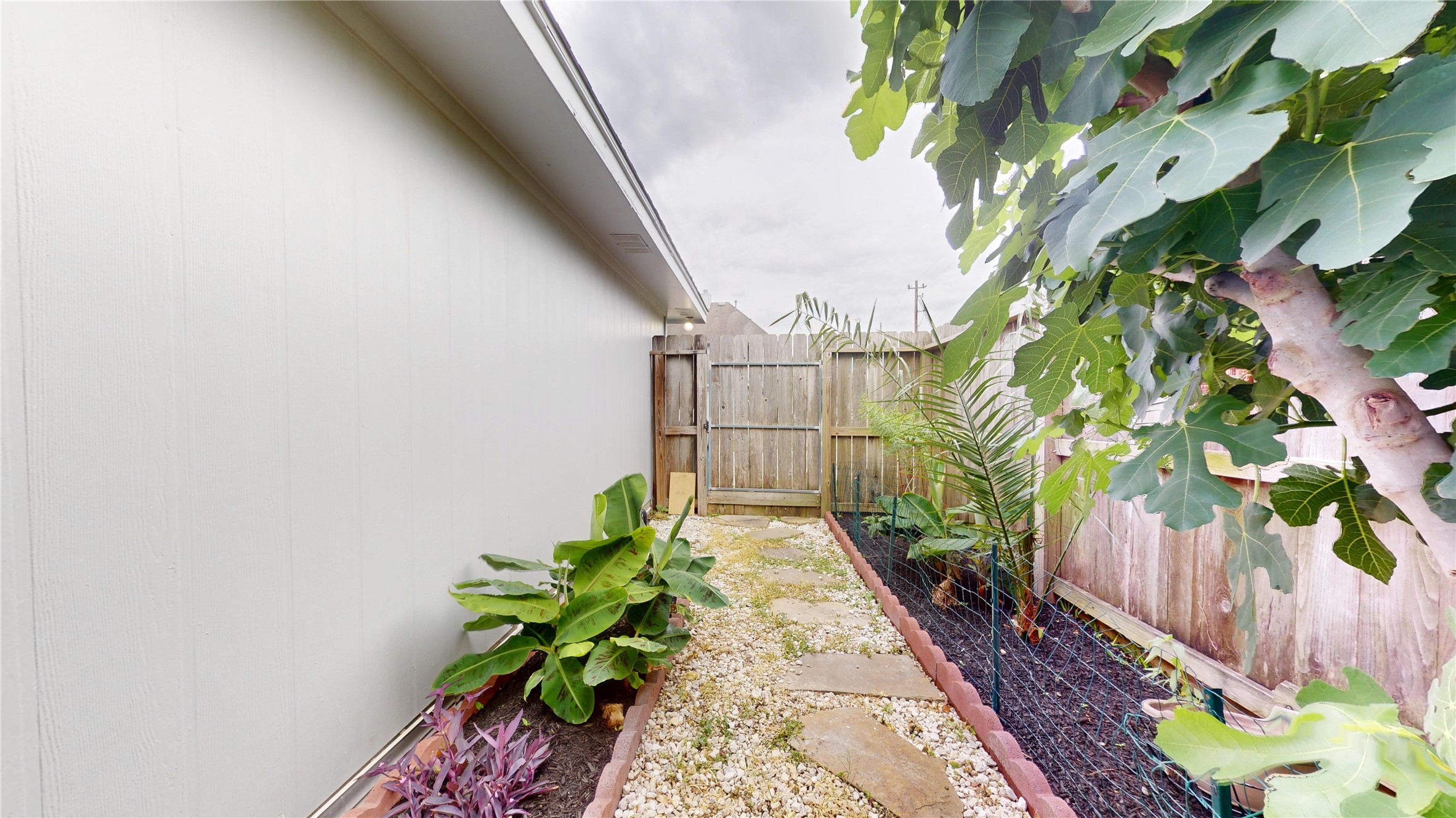 1205 El Camino Drive Property Photo 46