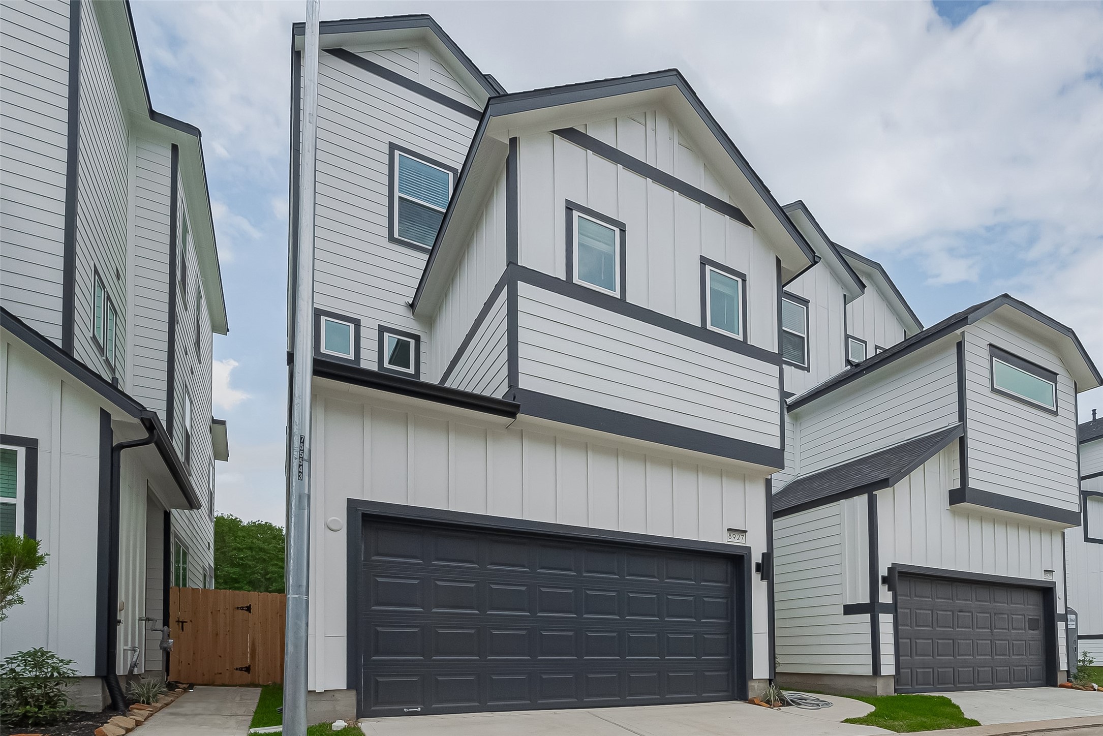 1609 Regents Gate Property Photo 2