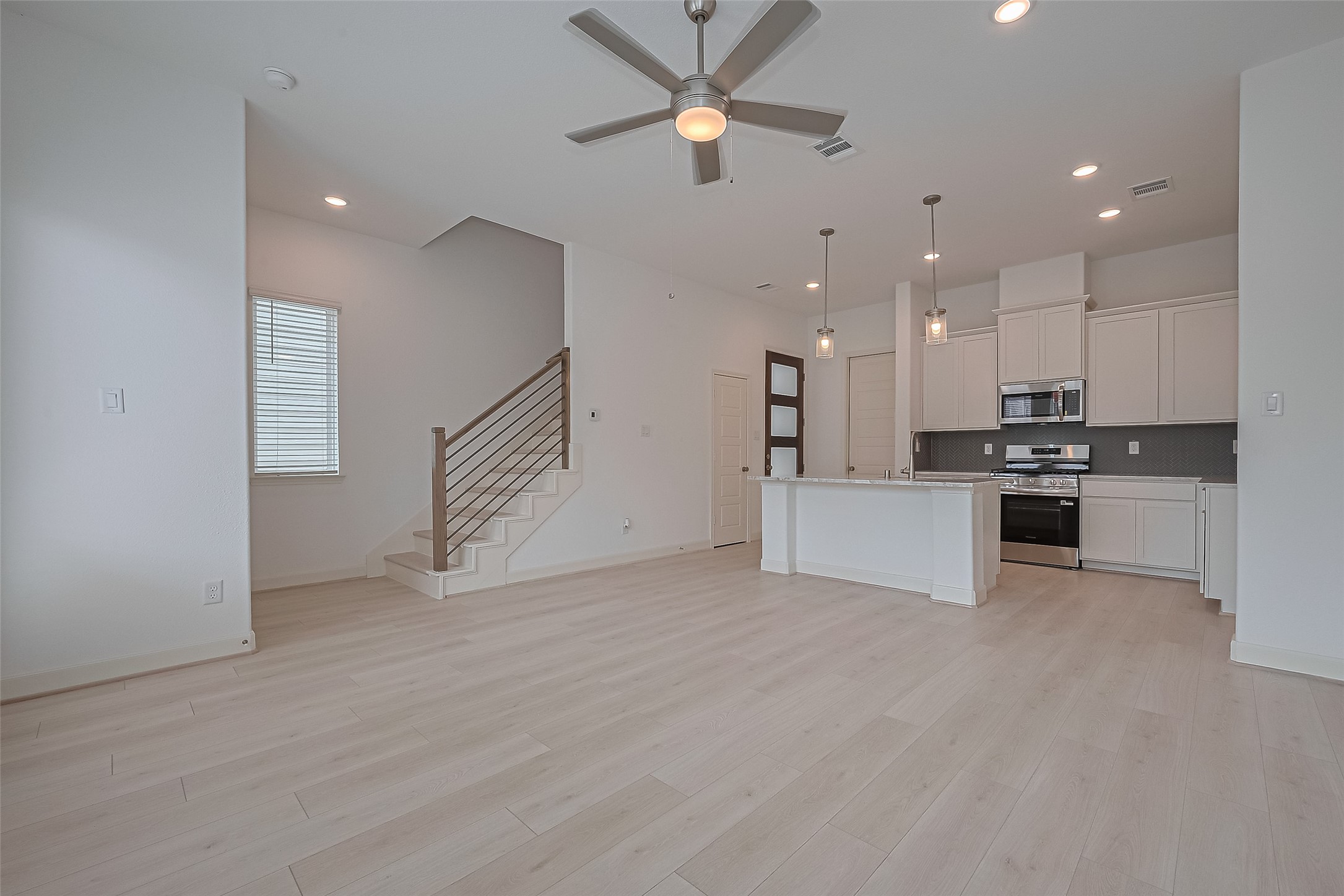 1609 Regents Gate Property Photo 11