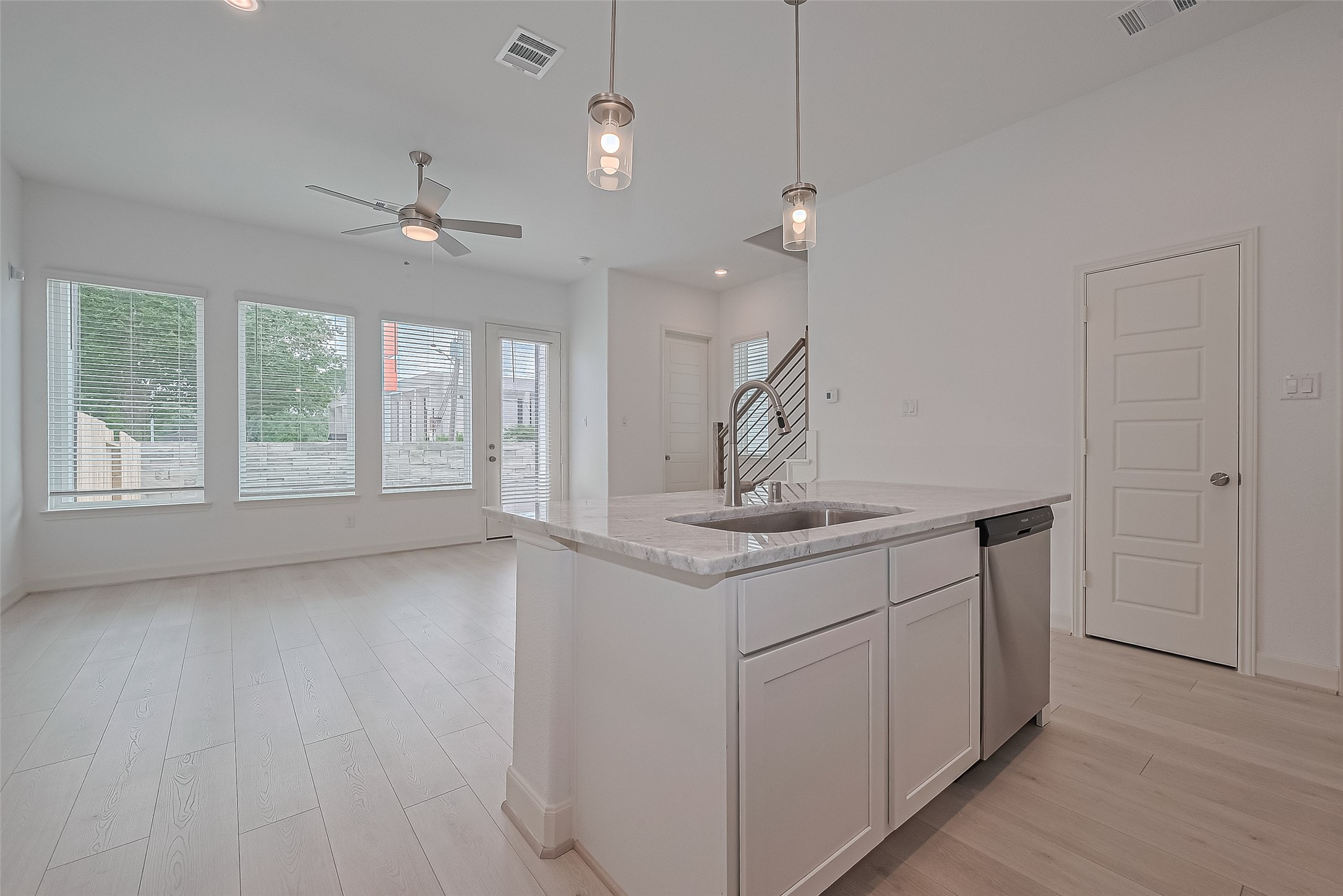1609 Regents Gate Property Photo 18