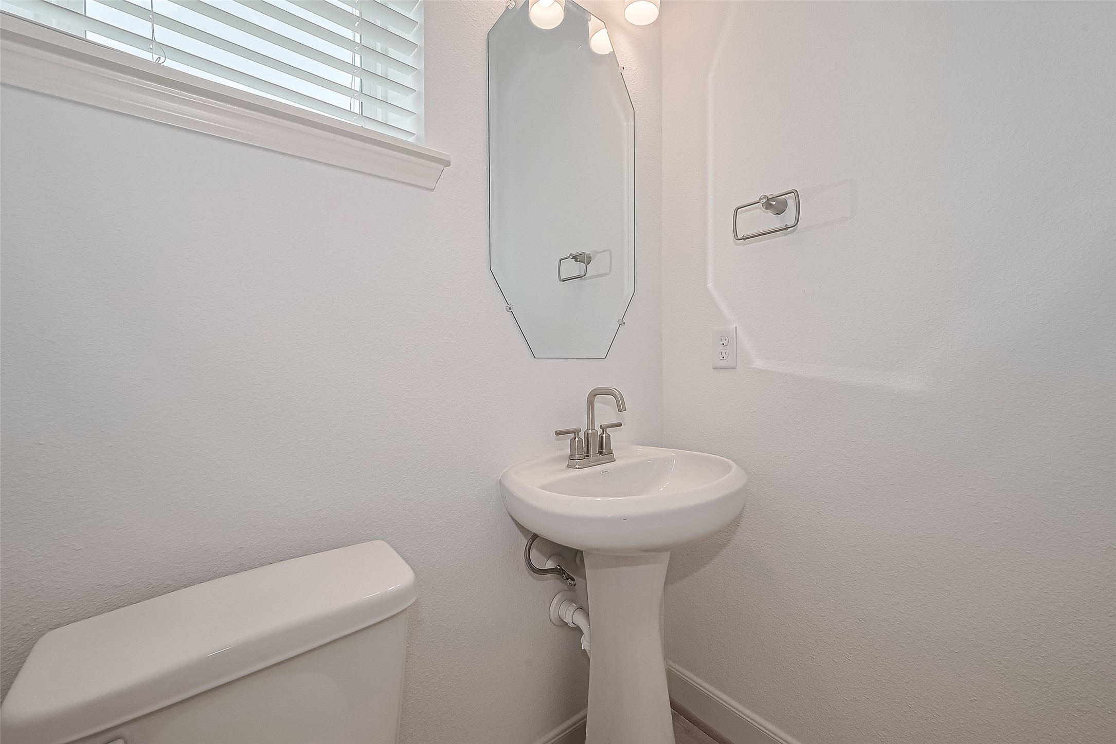 1609 Regents Gate Property Photo 19