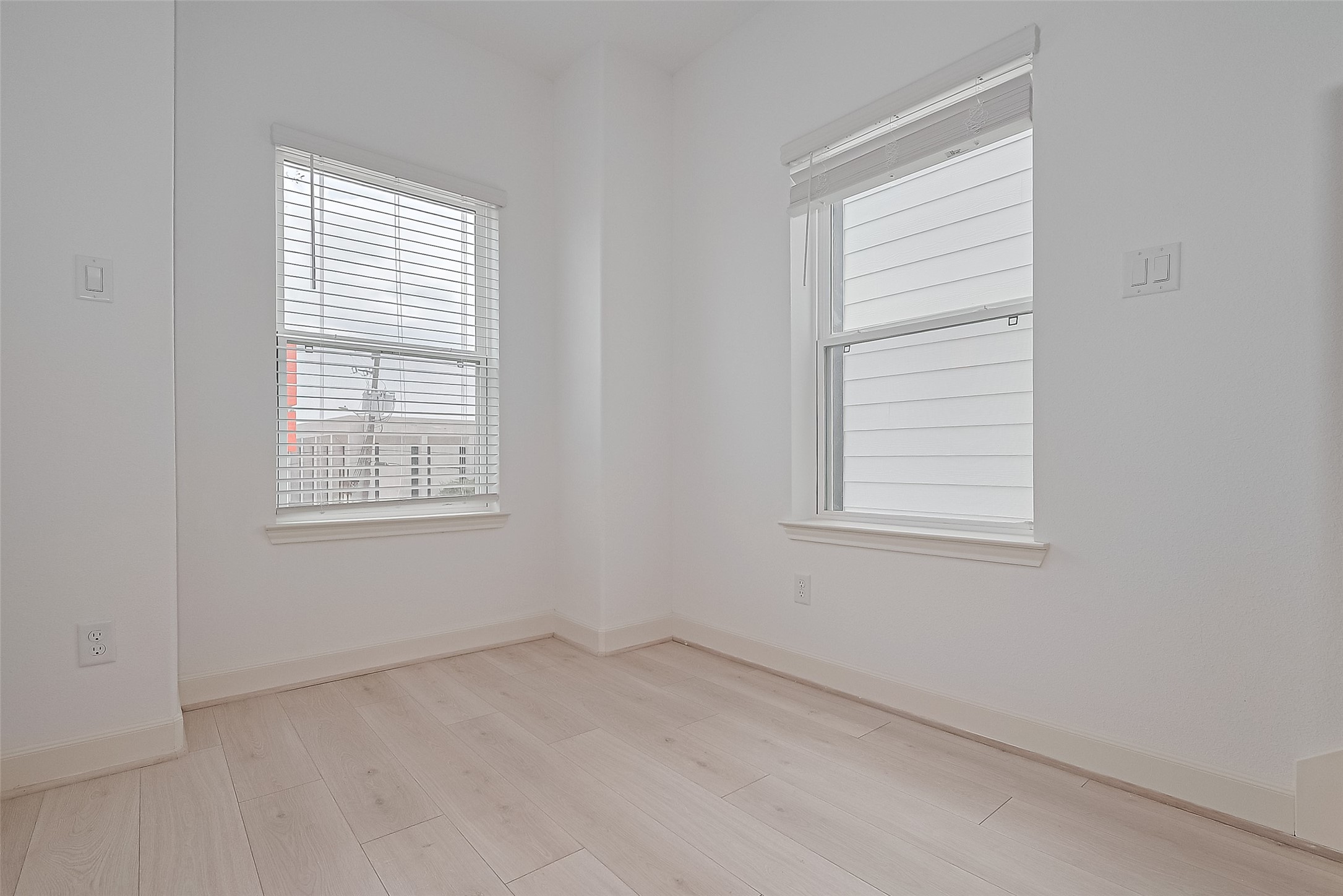 1609 Regents Gate Property Photo 21