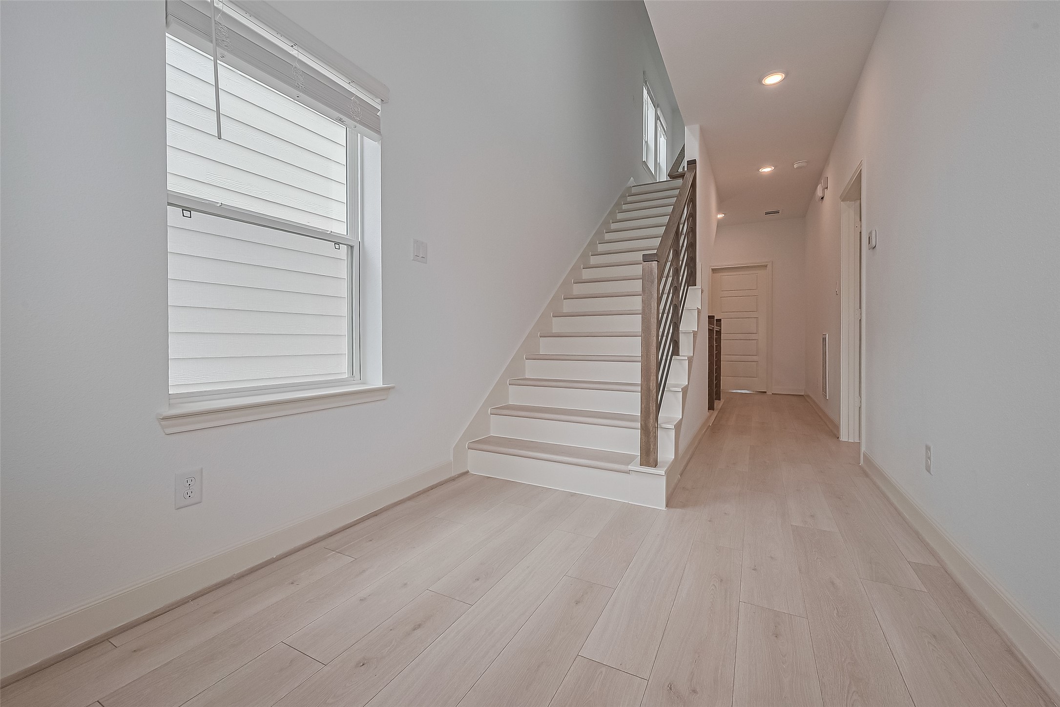 1609 Regents Gate Property Photo 22