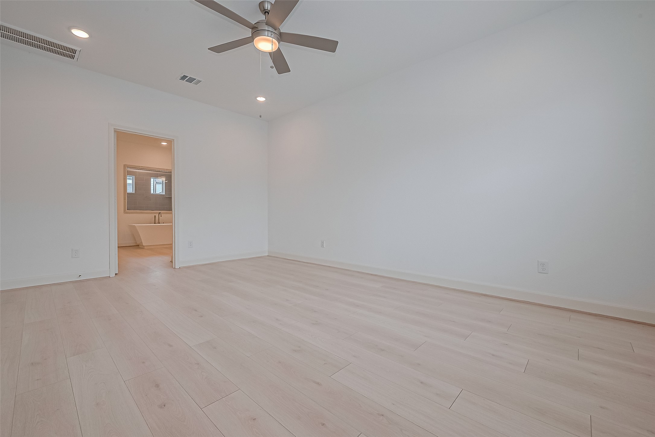 1609 Regents Gate Property Photo 25