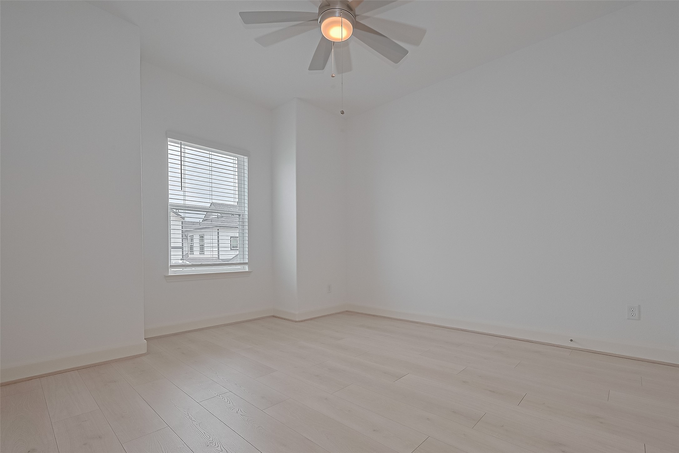 1609 Regents Gate Property Photo 41