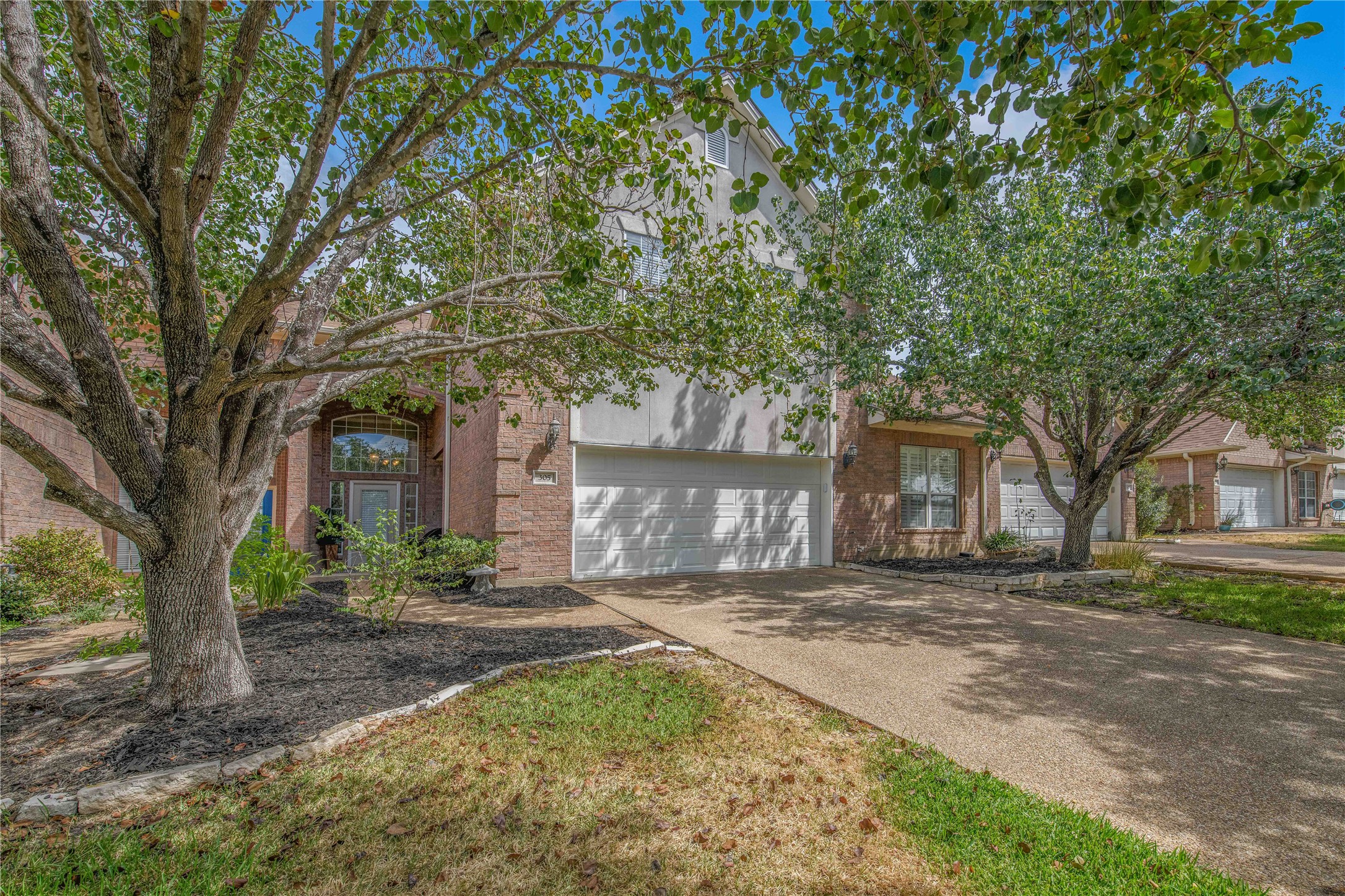 305 Chimney Hill Drive Property Photo 1