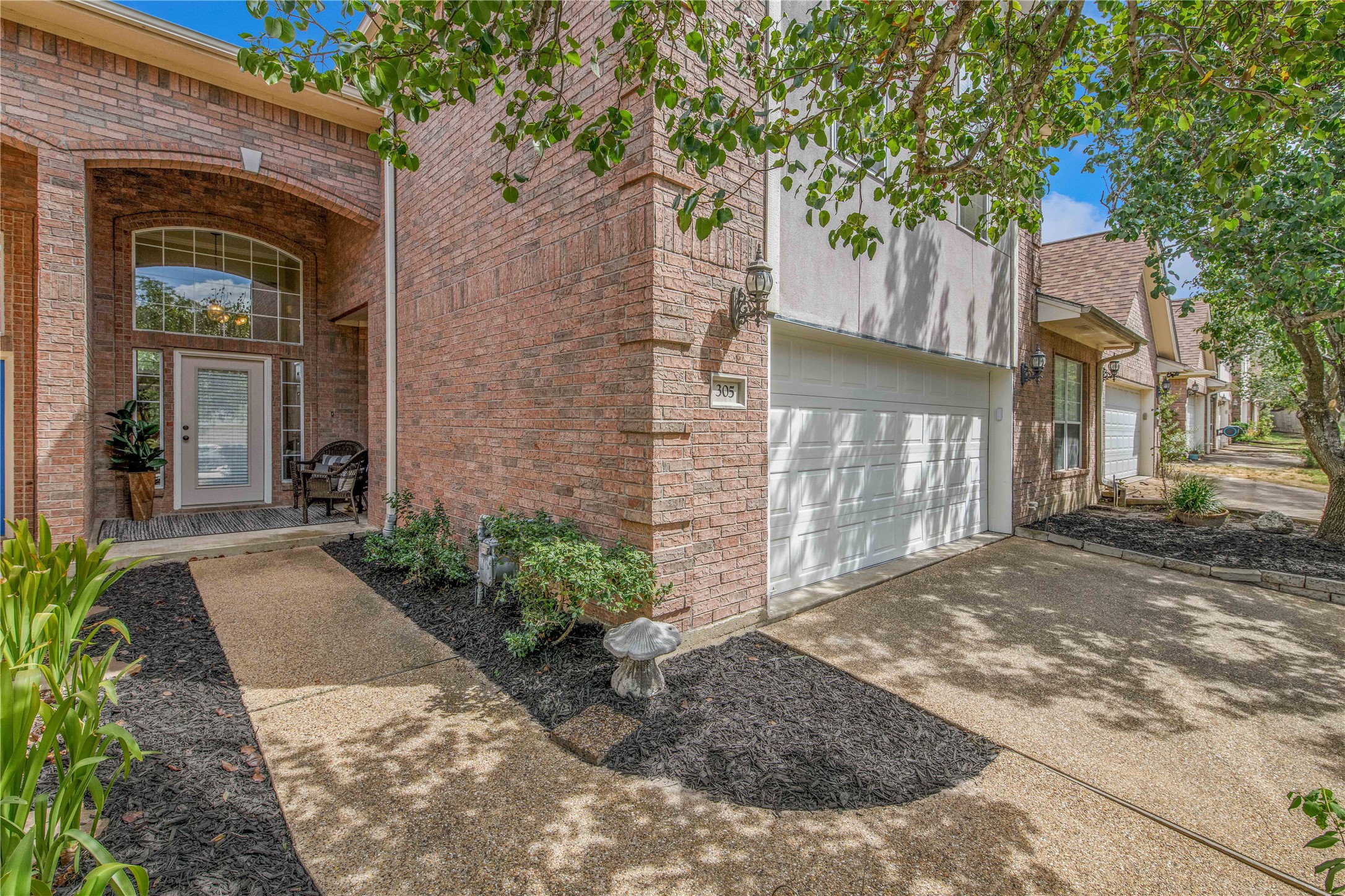 305 Chimney Hill Drive Property Photo 2