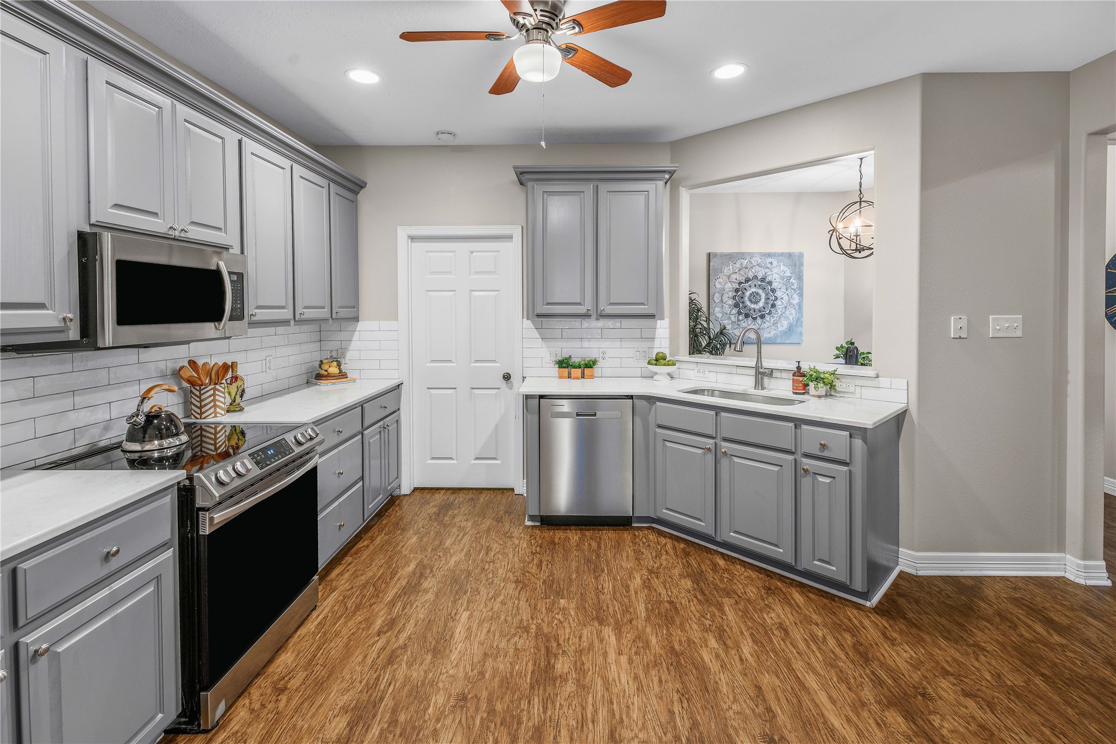 305 Chimney Hill Drive Property Photo 8