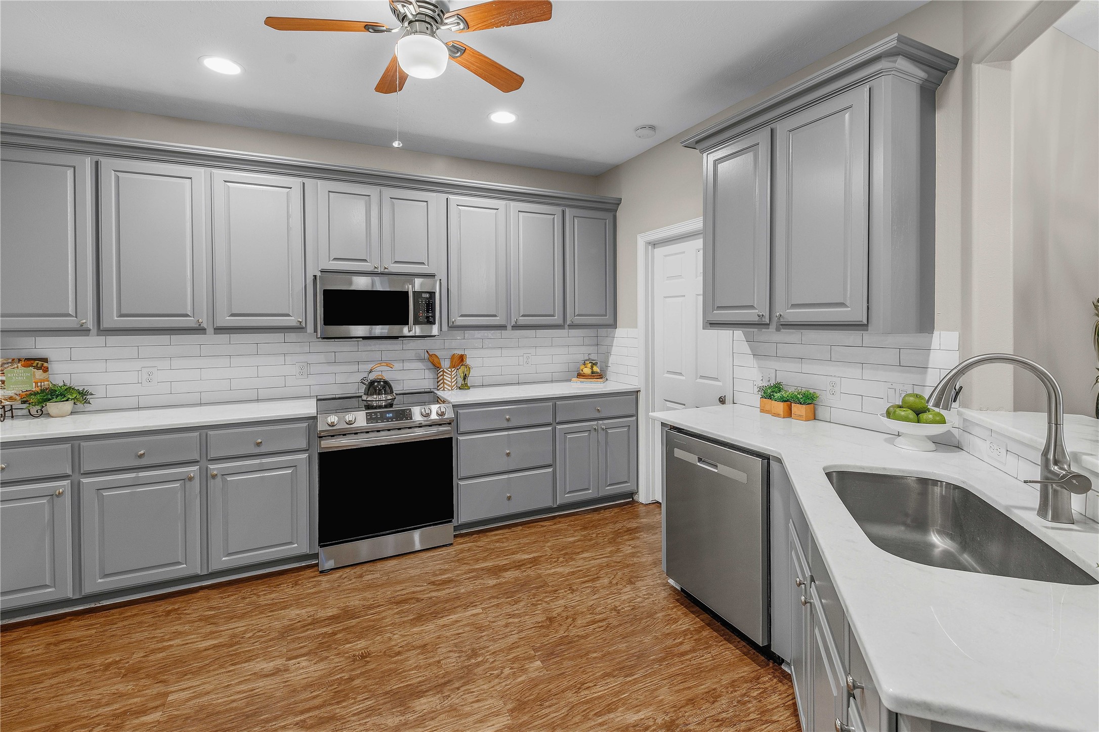 305 Chimney Hill Drive Property Photo 9