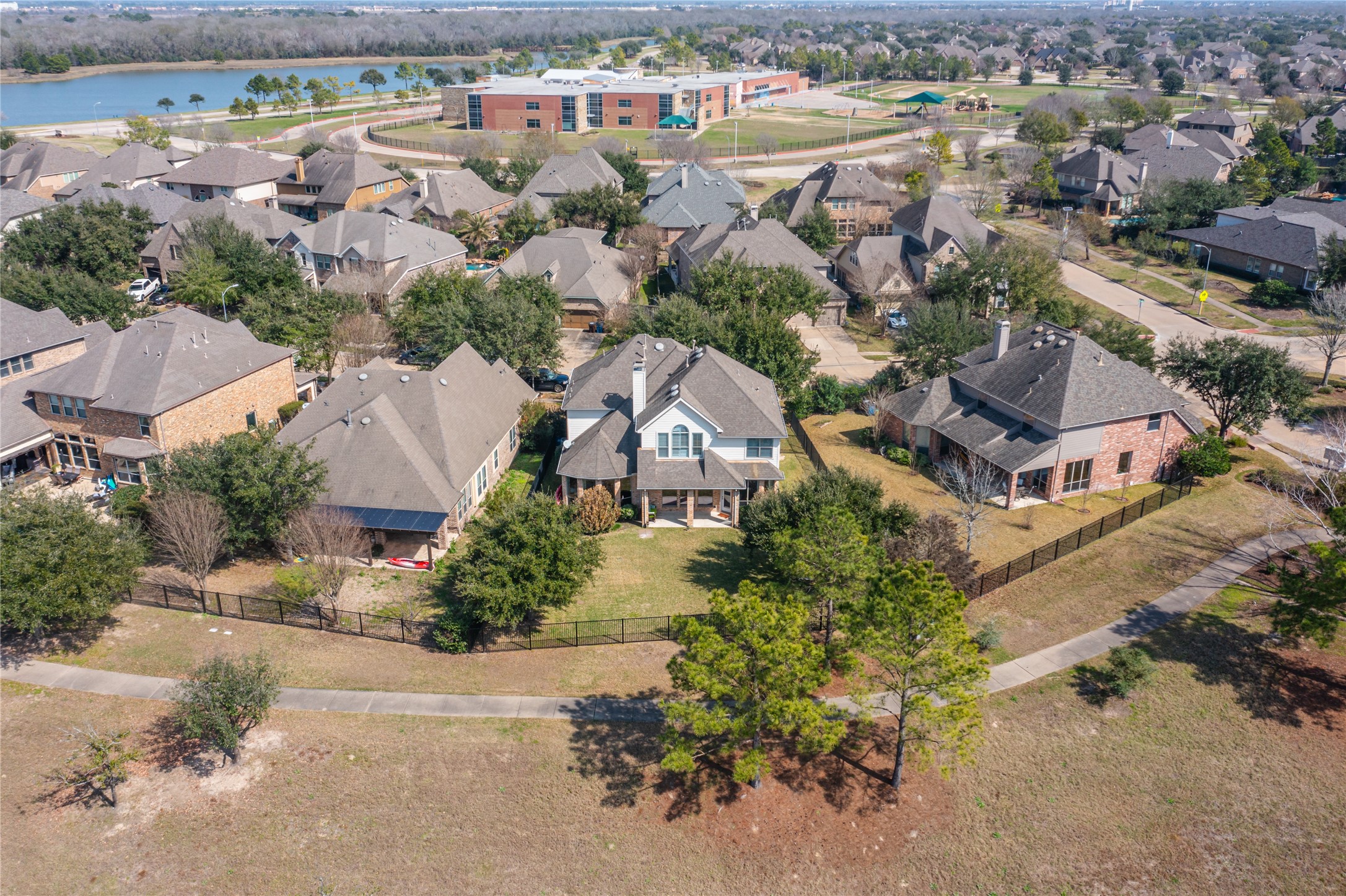 12507 Cove Landing Drive Property Photo 4