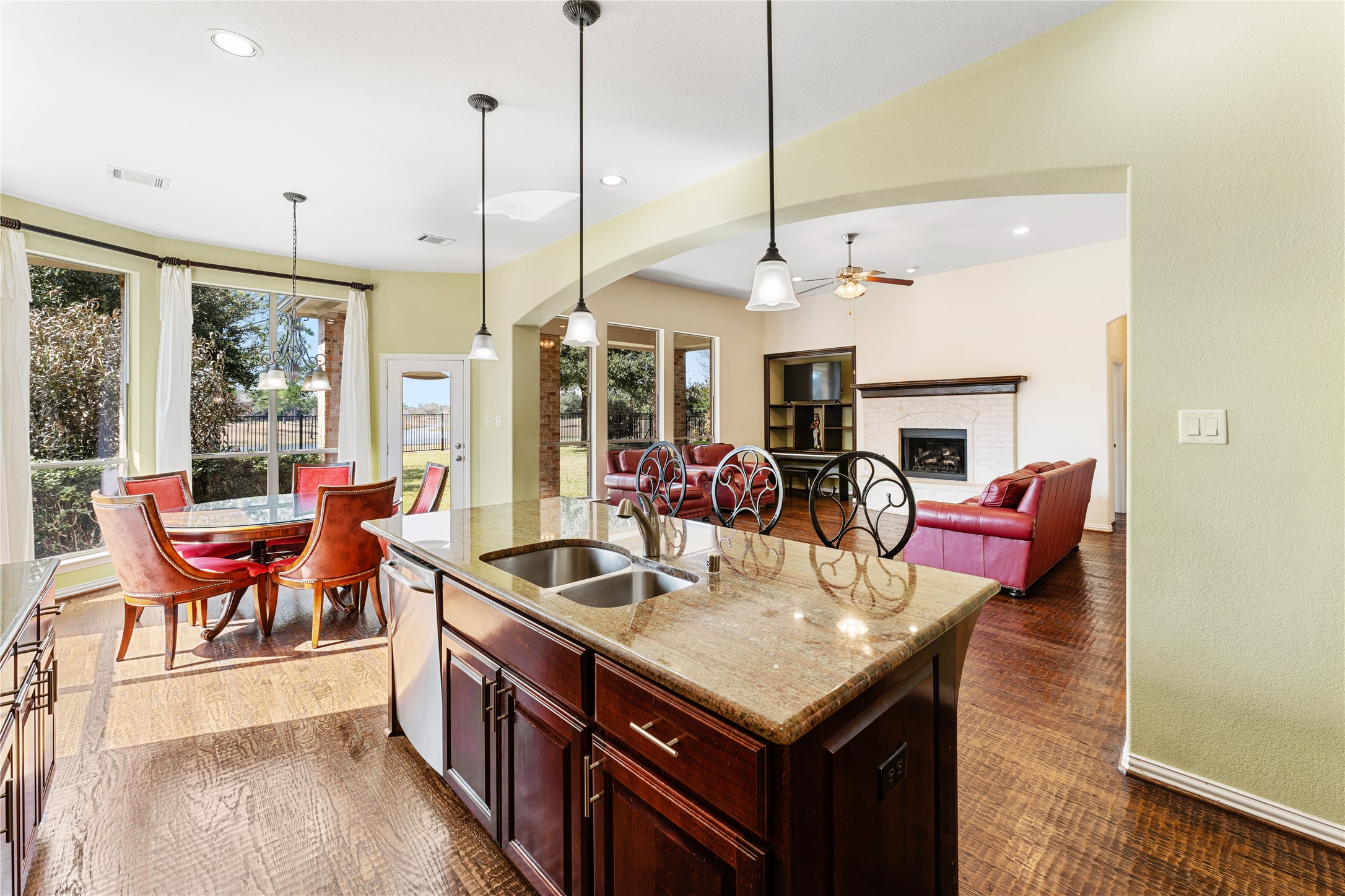 12507 Cove Landing Drive Property Photo 13