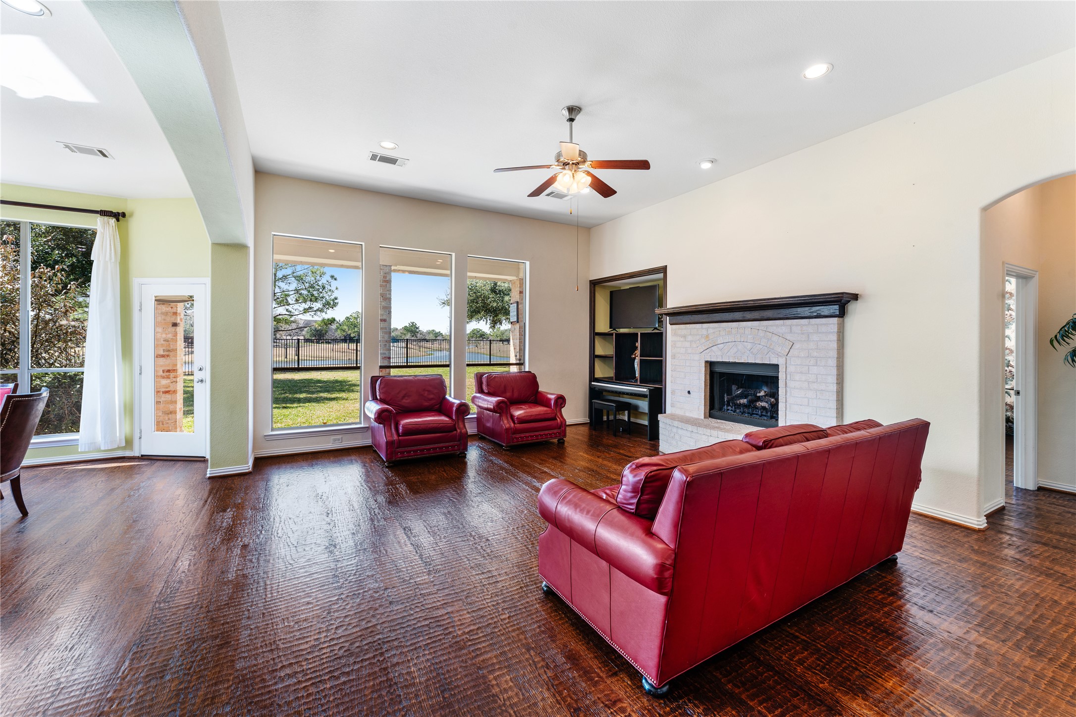 12507 Cove Landing Drive Property Photo 17