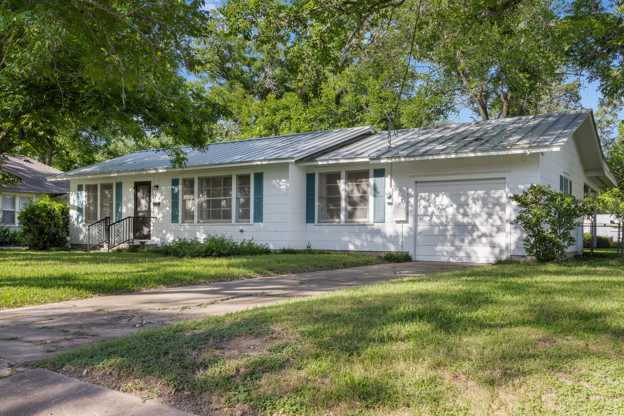 628 S Madison Street Property Photo 3