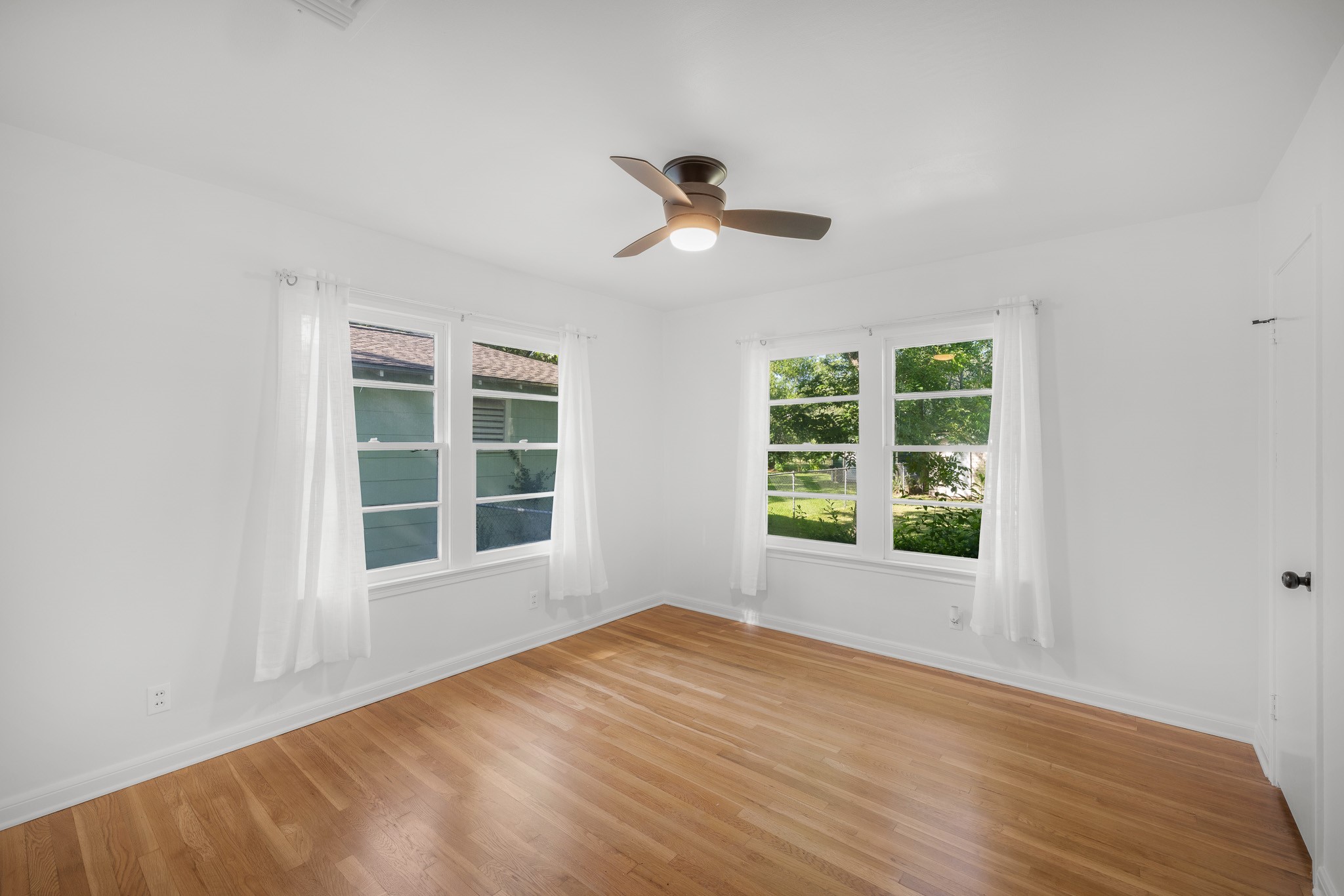 628 S Madison Street Property Photo 8