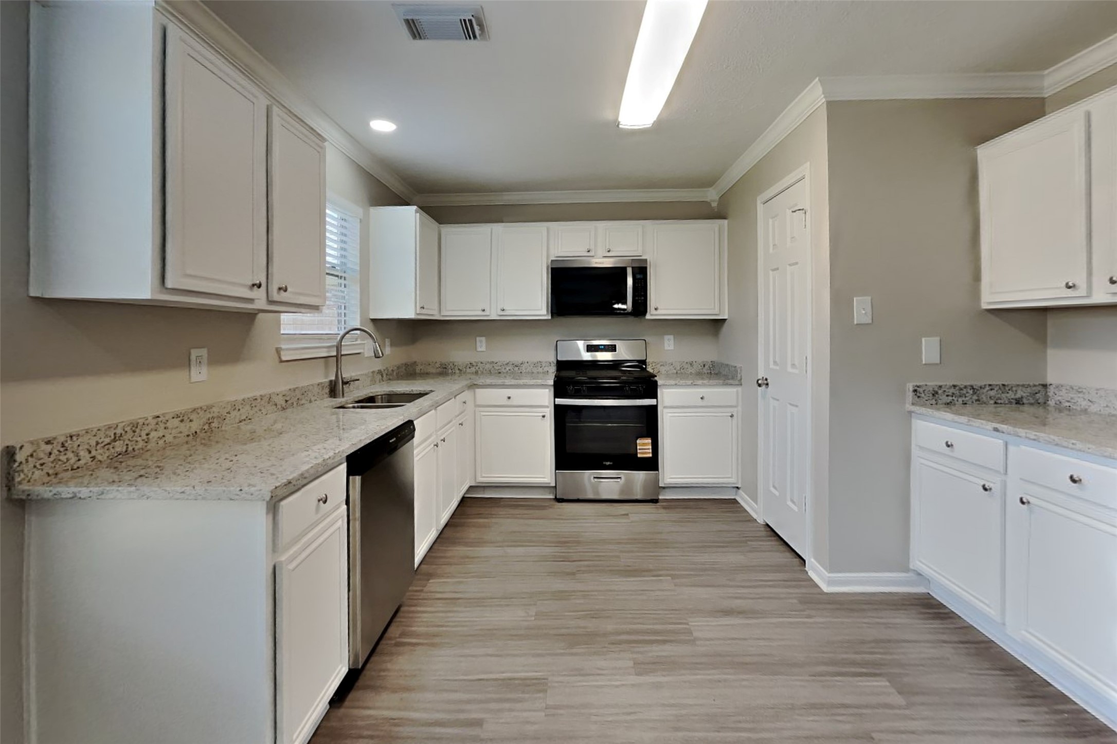 26877 Towerguard Drive Property Photo 4
