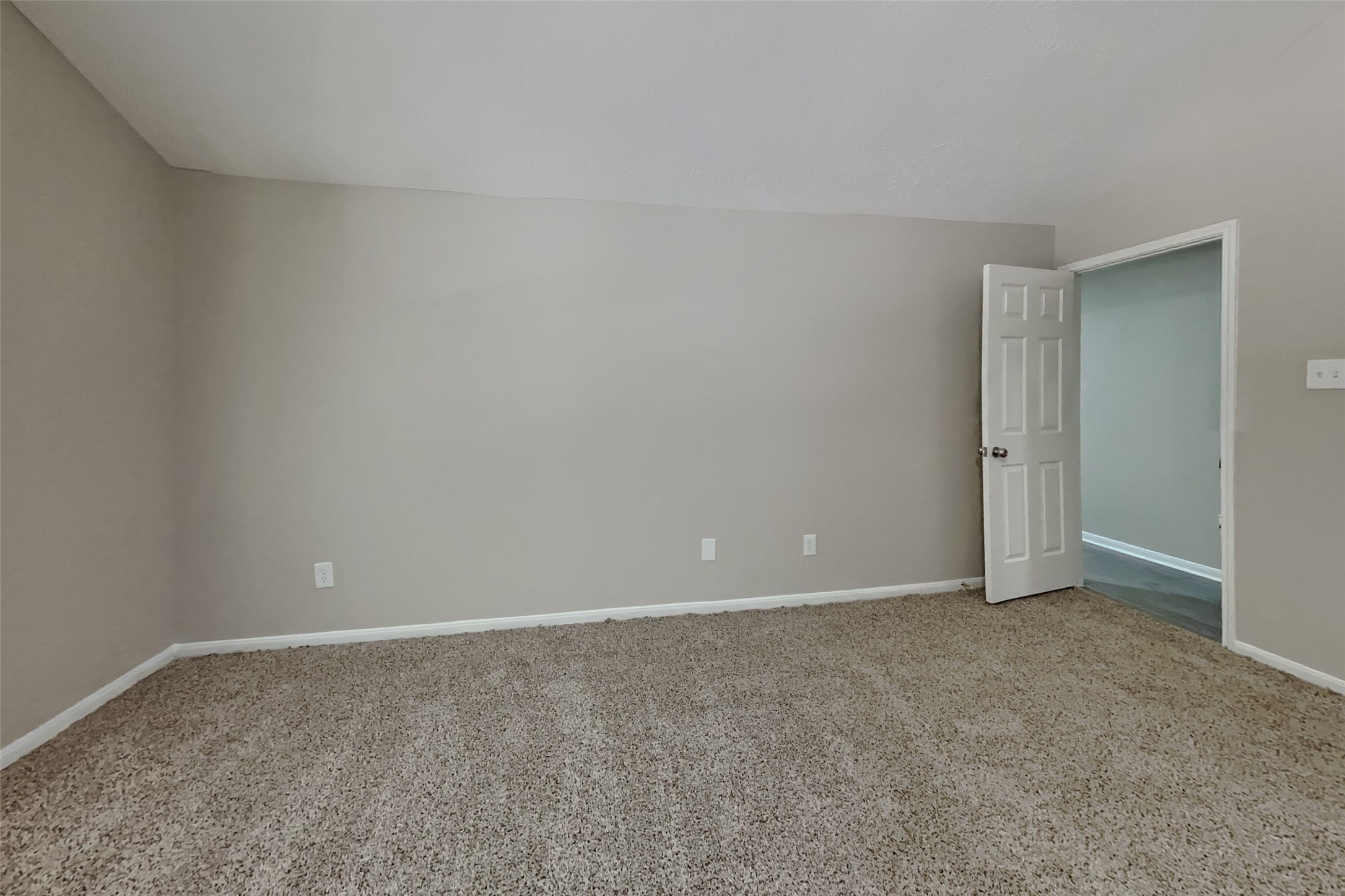 26877 Towerguard Drive Property Photo 6