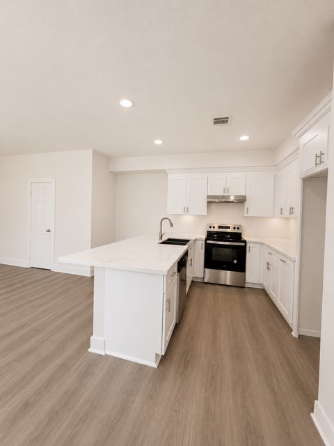 11514 Courtshire Road B Property Photo 5