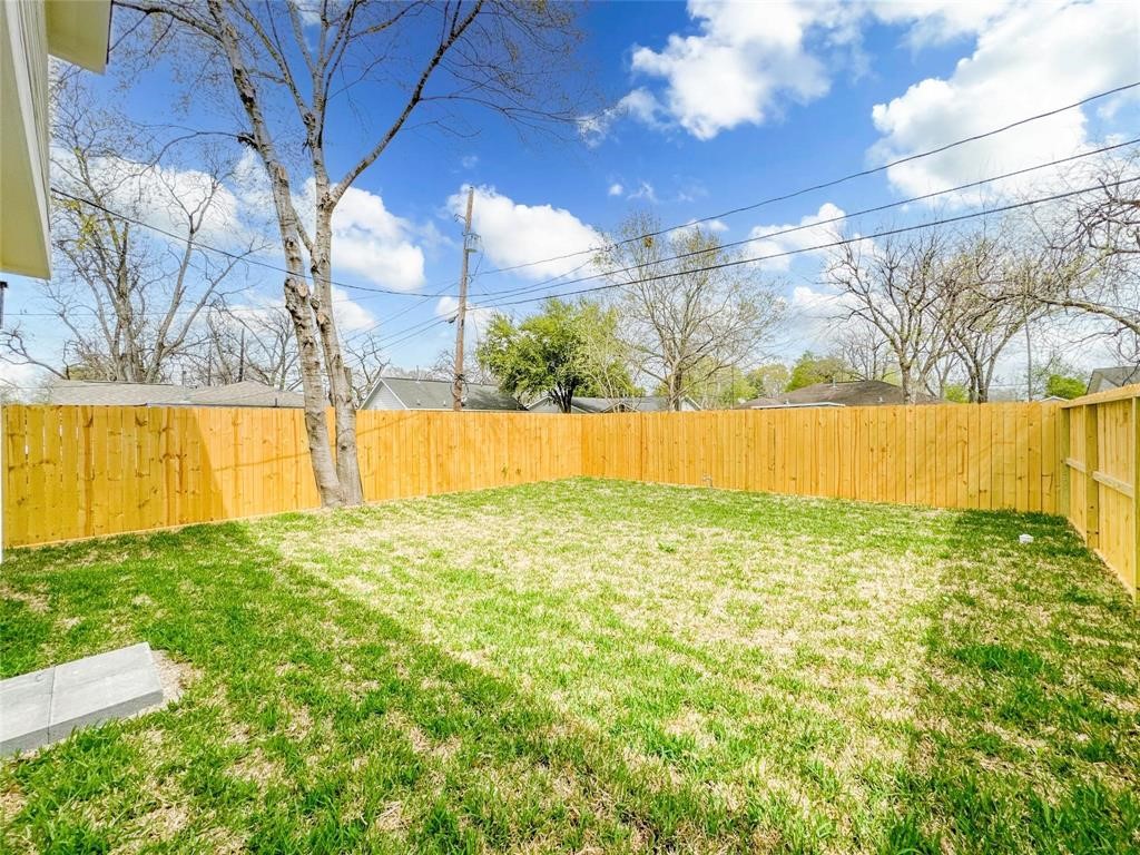 11514 Courtshire Road B Property Photo 18