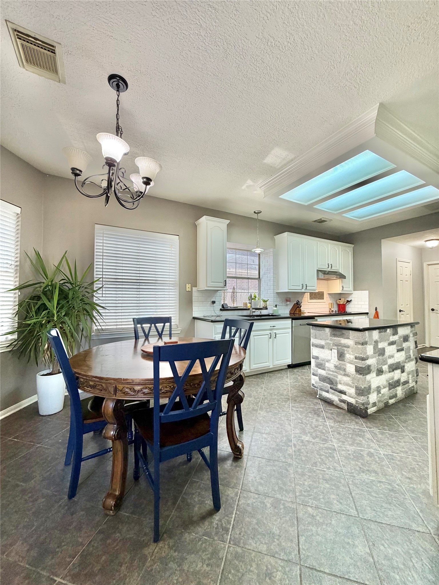 20110 Forest Drive Property Photo 17