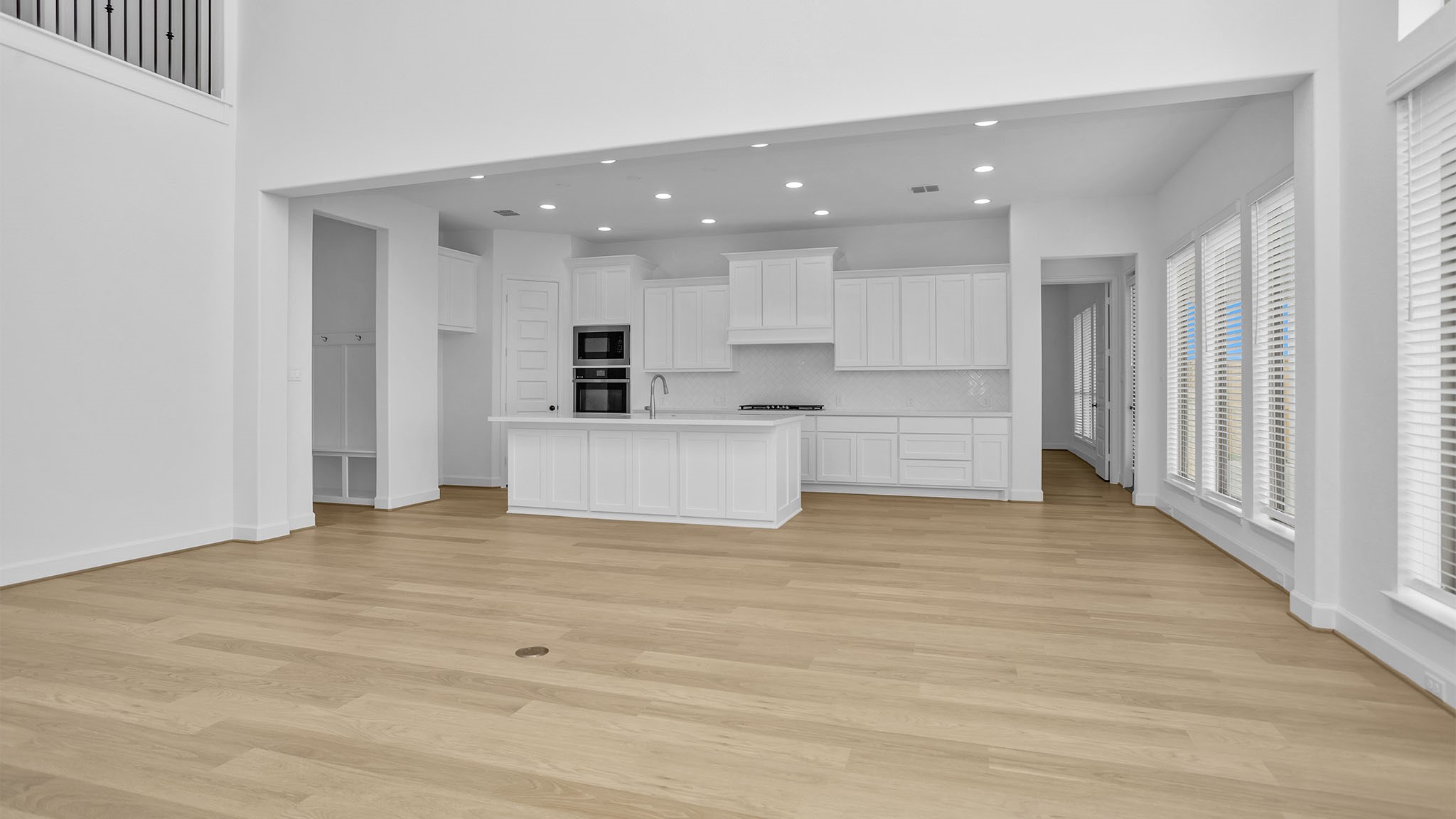 32323 Lakeside Park Drive Property Photo 3