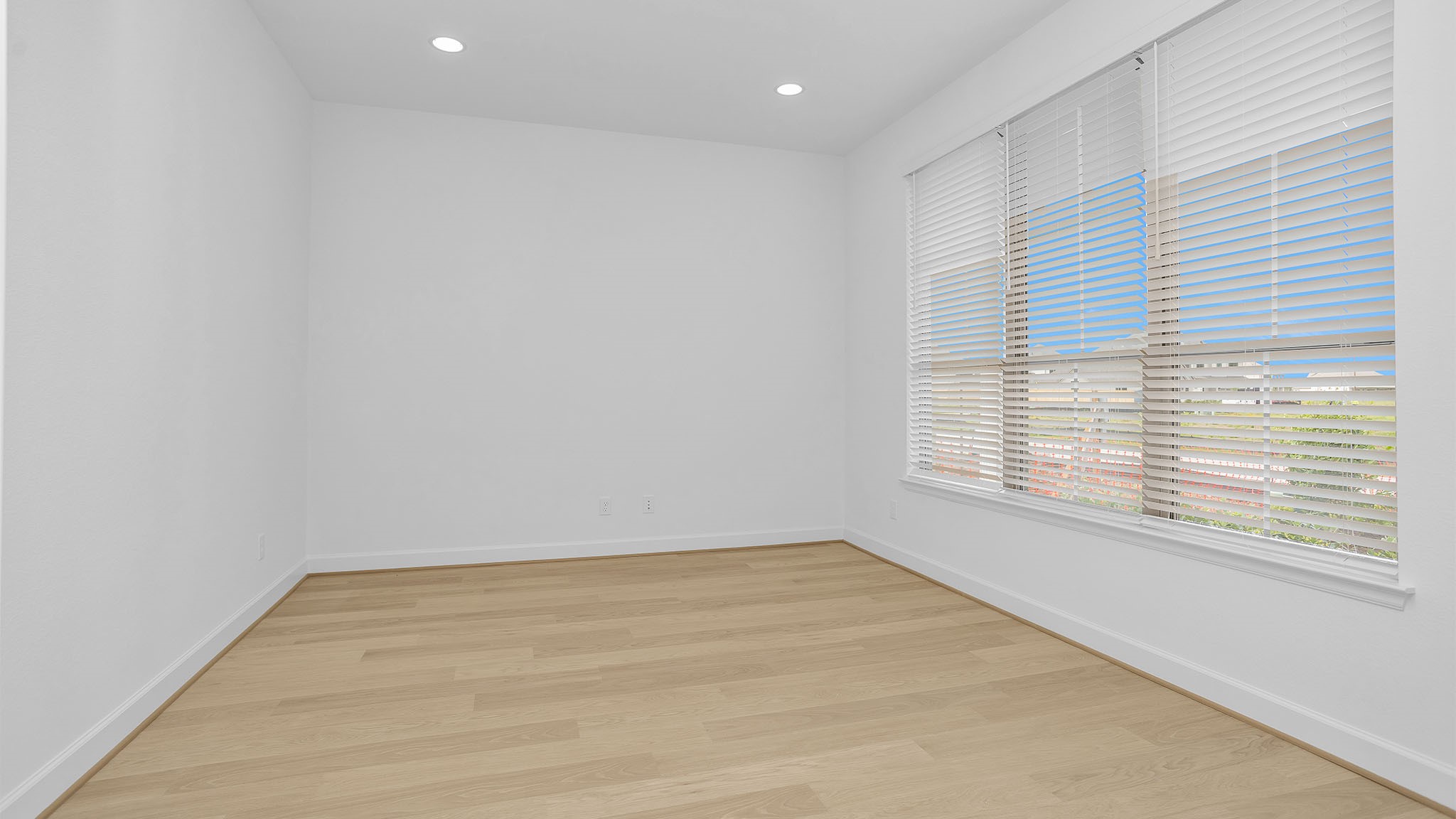 32323 Lakeside Park Drive Property Photo 9
