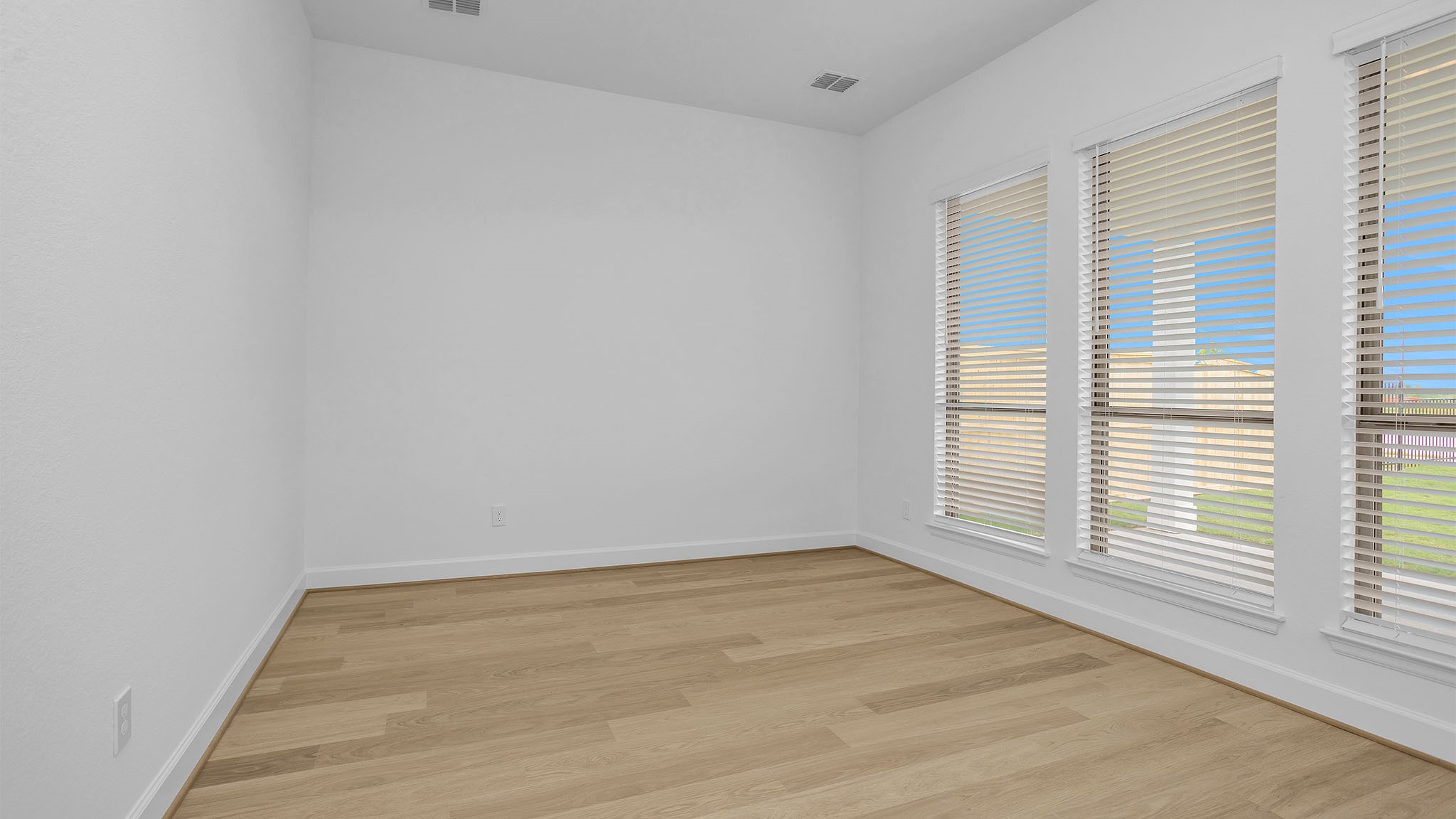 32323 Lakeside Park Drive Property Photo 14
