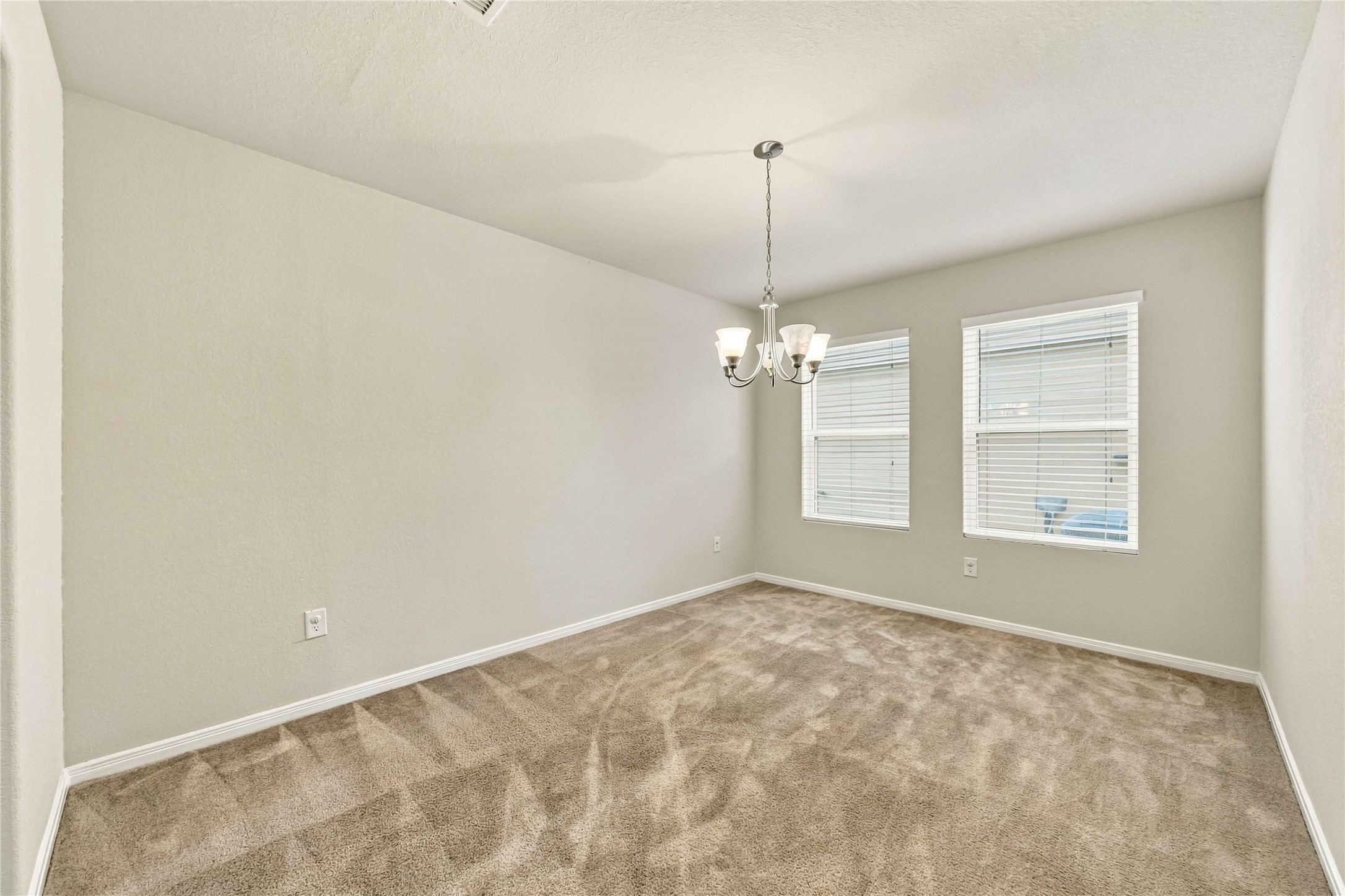 7402 Fox Cove Trail Property Photo 9