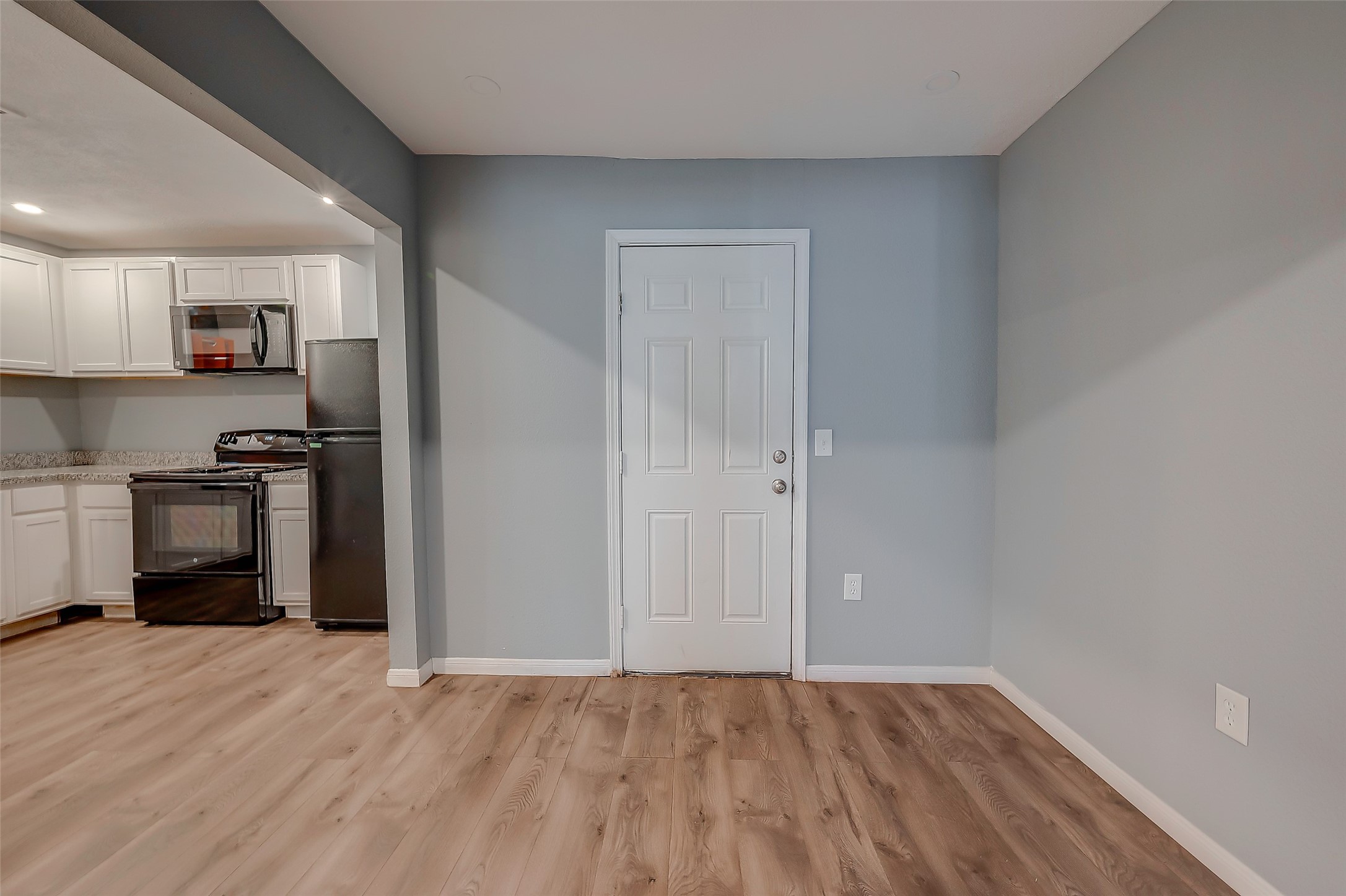 6823 Goforth Street Property Photo 8