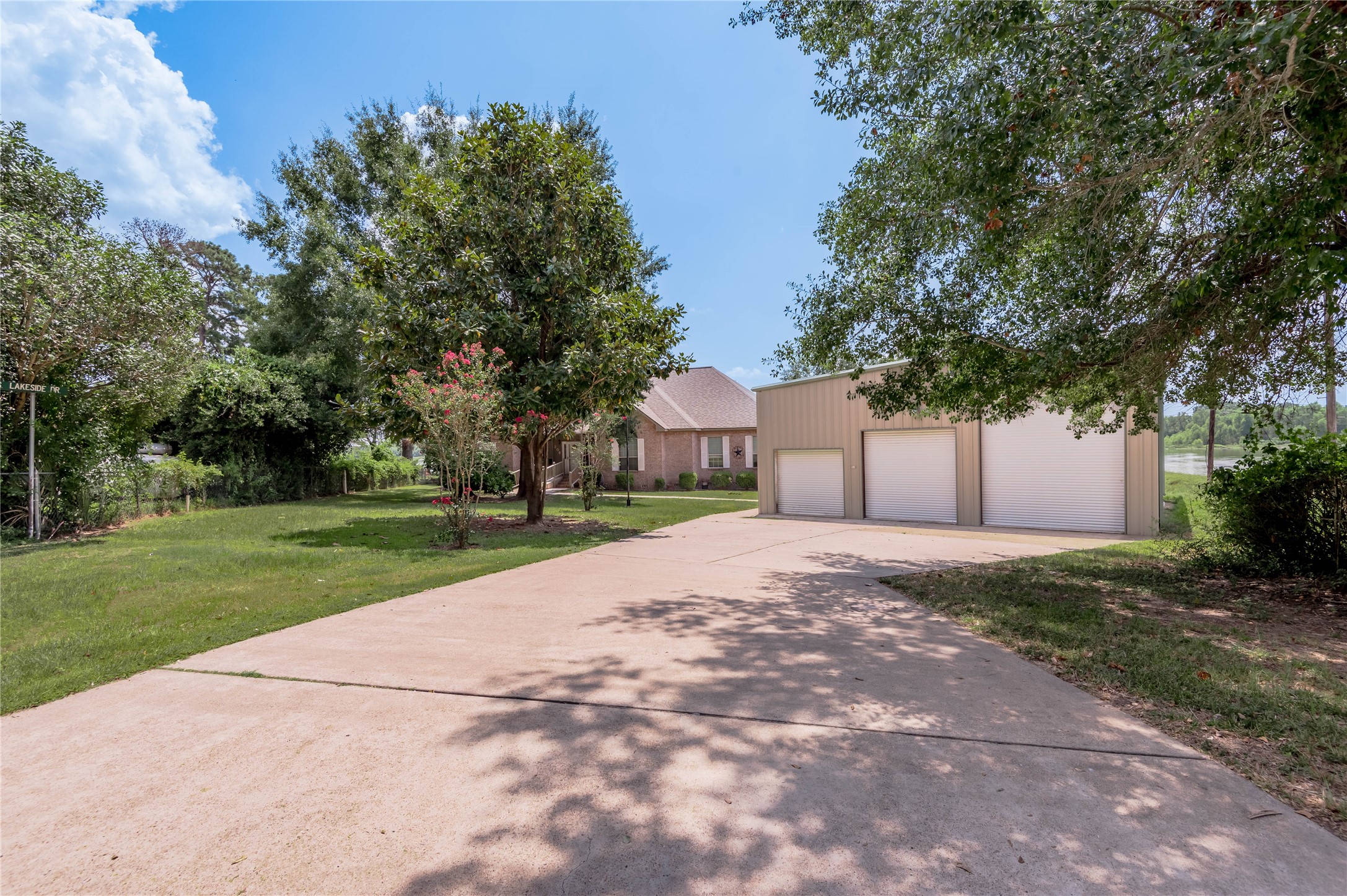 206 Lake Front Drive Property Photo 2