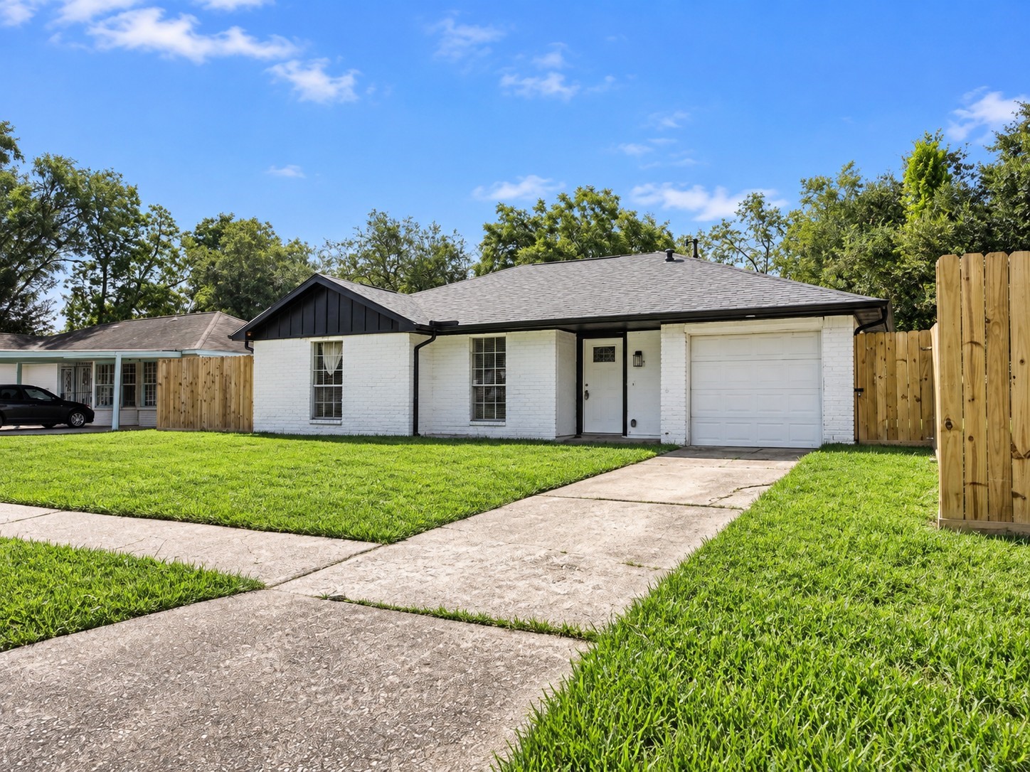 5207 Castlecreek Lane Property Photo 3