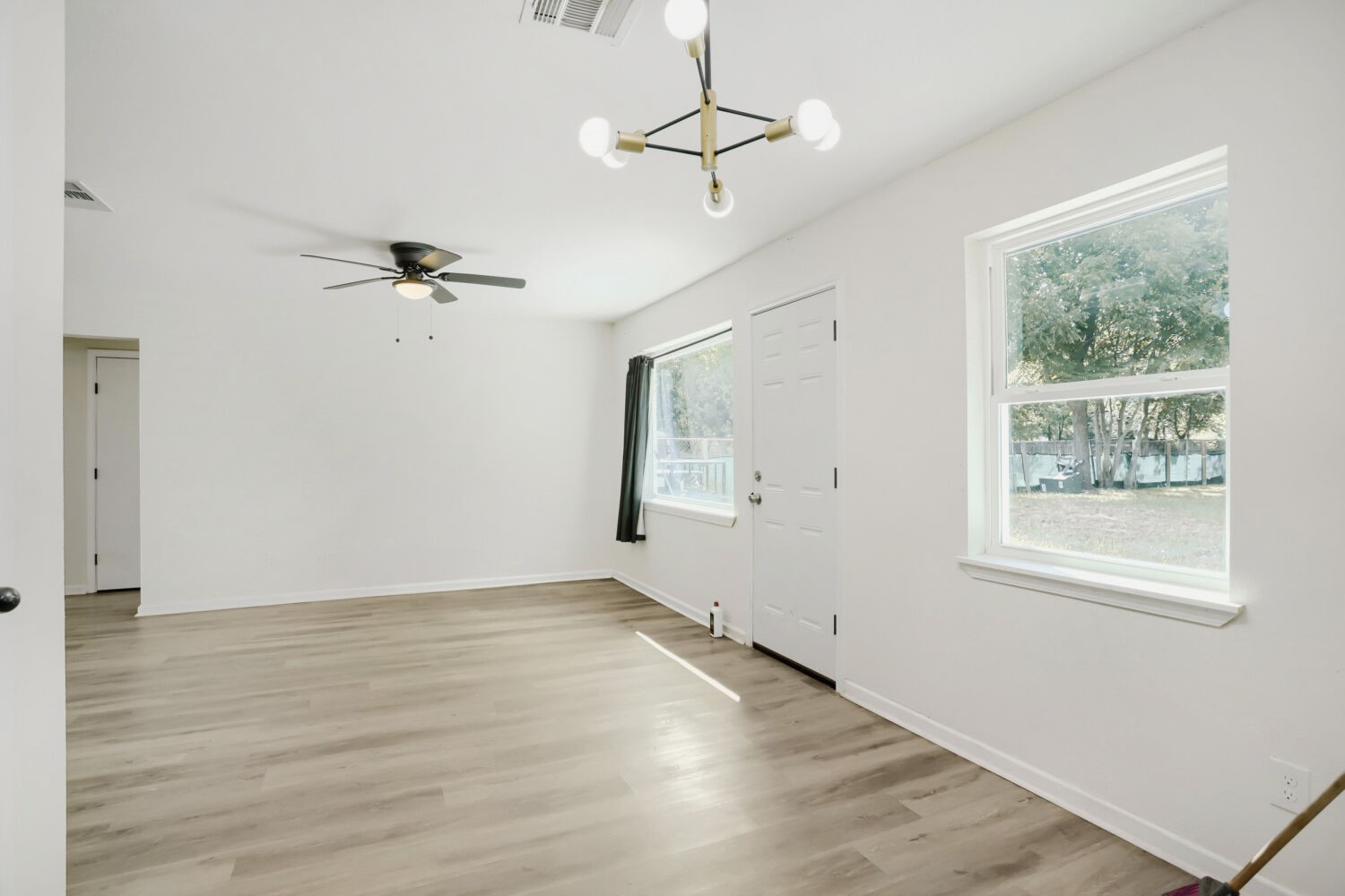 5207 Castlecreek Lane Property Photo 13