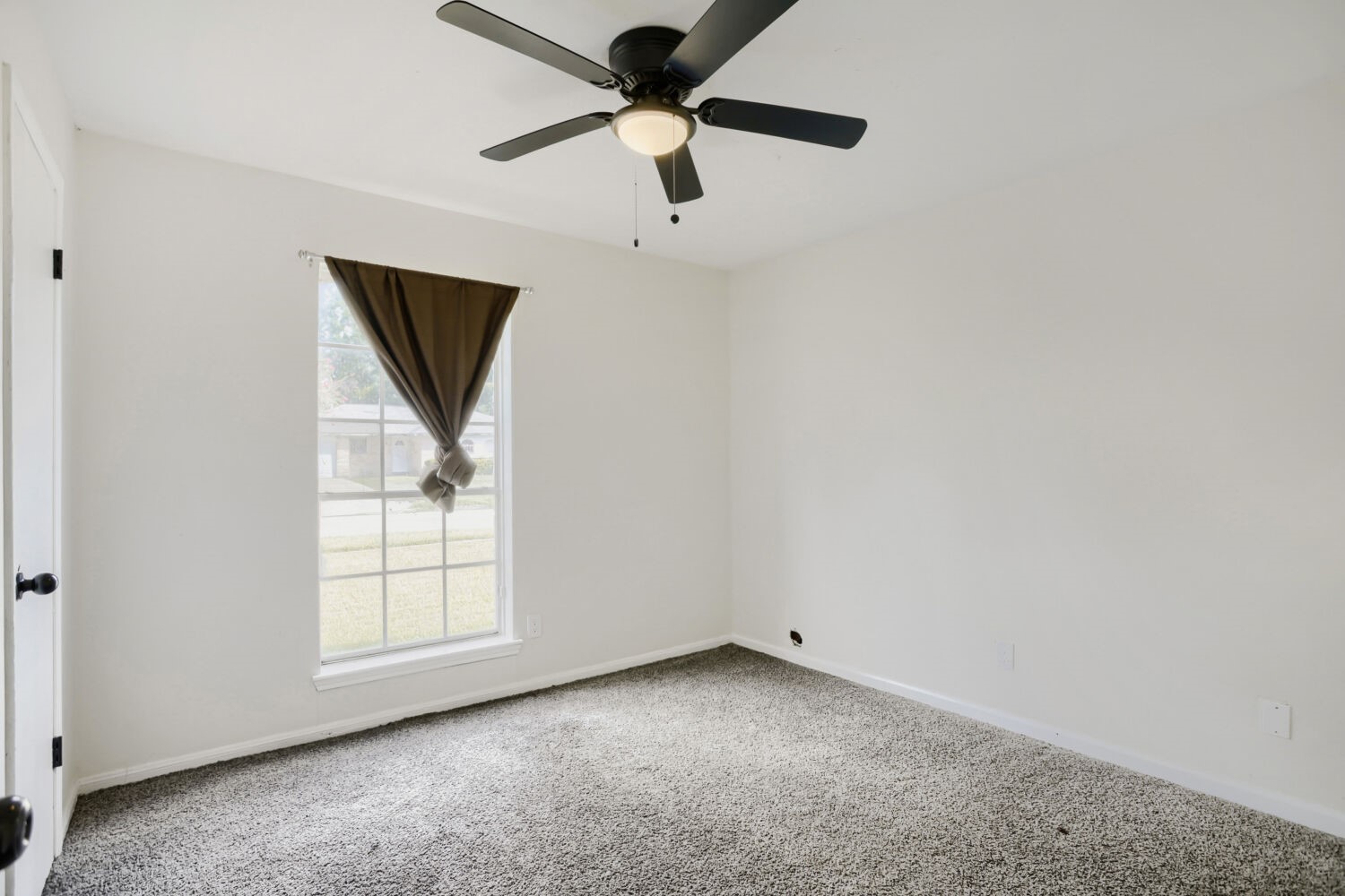 5207 Castlecreek Lane Property Photo 18