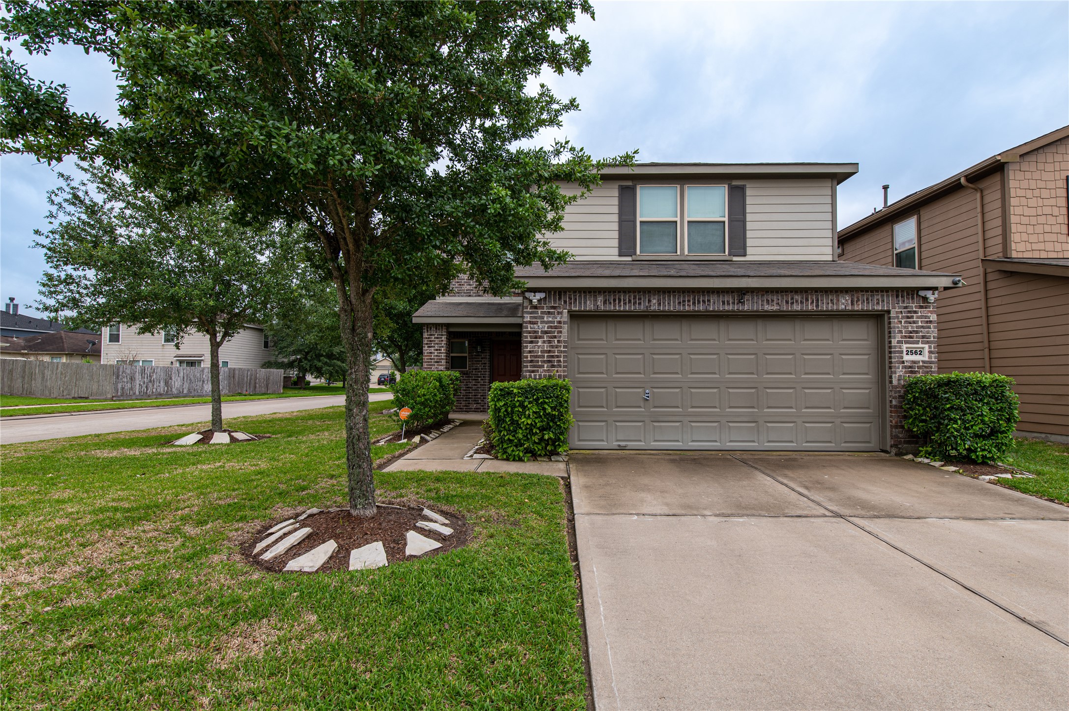 2562 Skyview Point Drive Property Photo 1