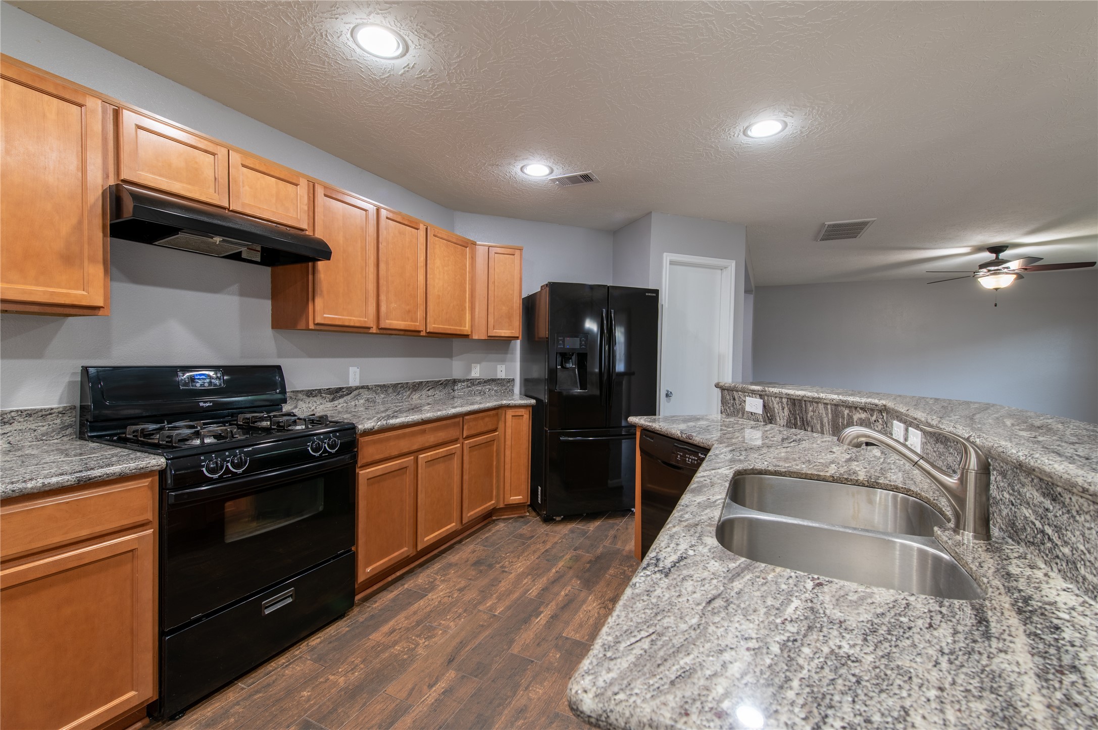 2562 Skyview Point Drive Property Photo 7