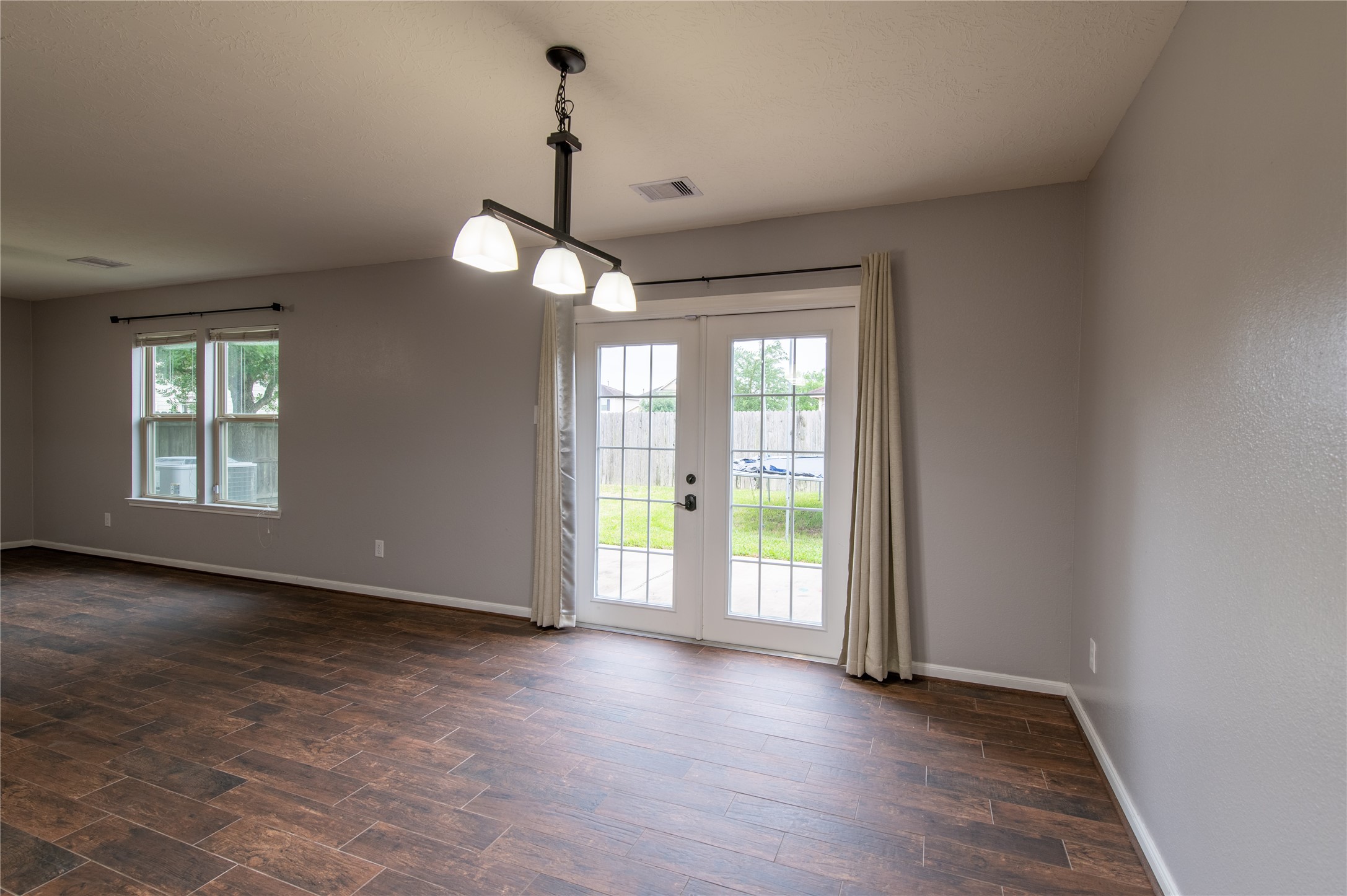 2562 Skyview Point Drive Property Photo 8