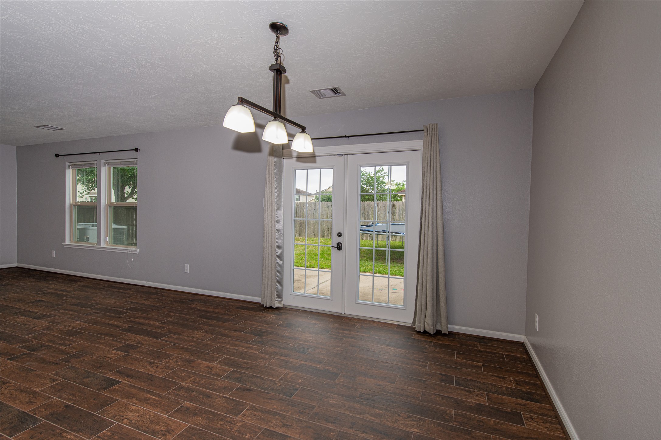 2562 Skyview Point Drive Property Photo 9