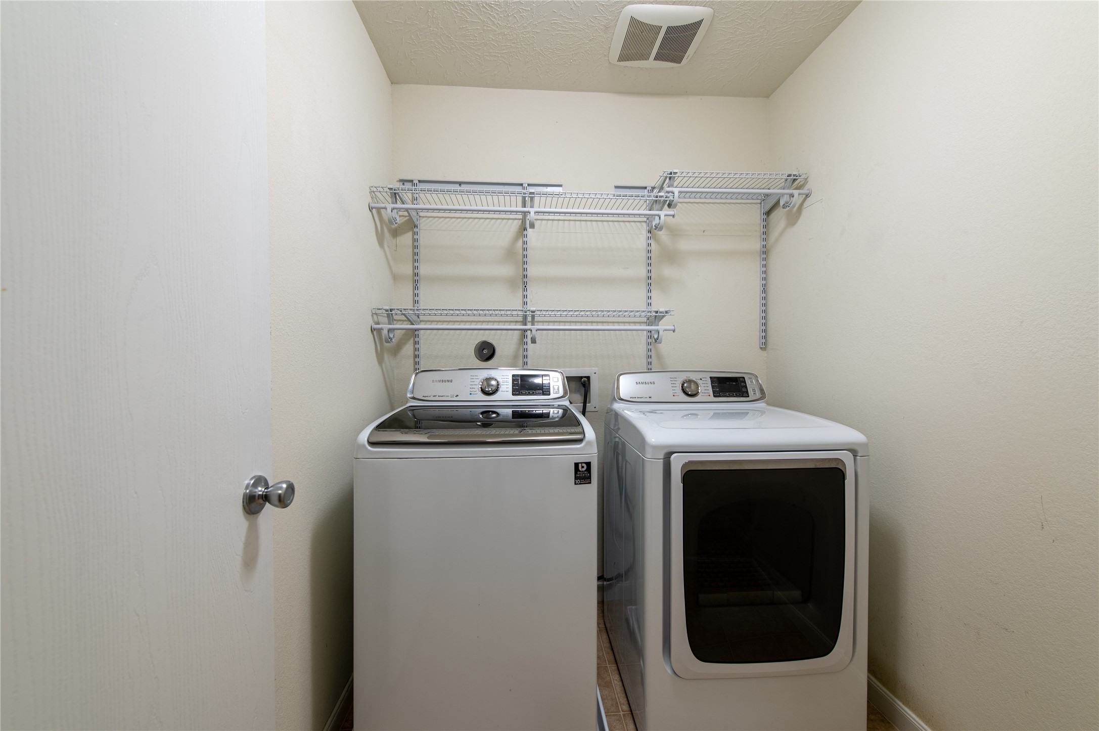 2562 Skyview Point Drive Property Photo 21