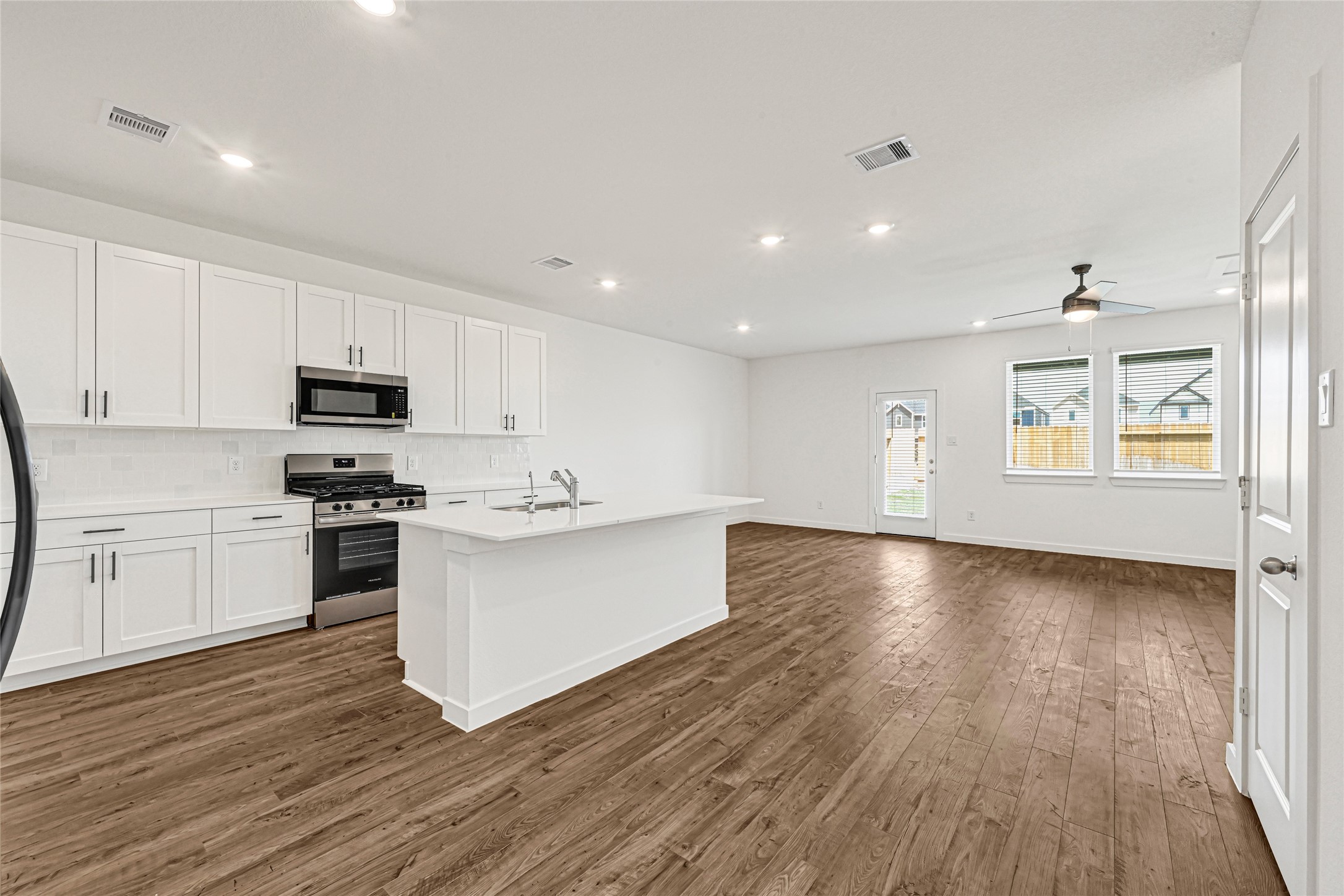 3543 Goldfinch Woods Drive Property Photo 6