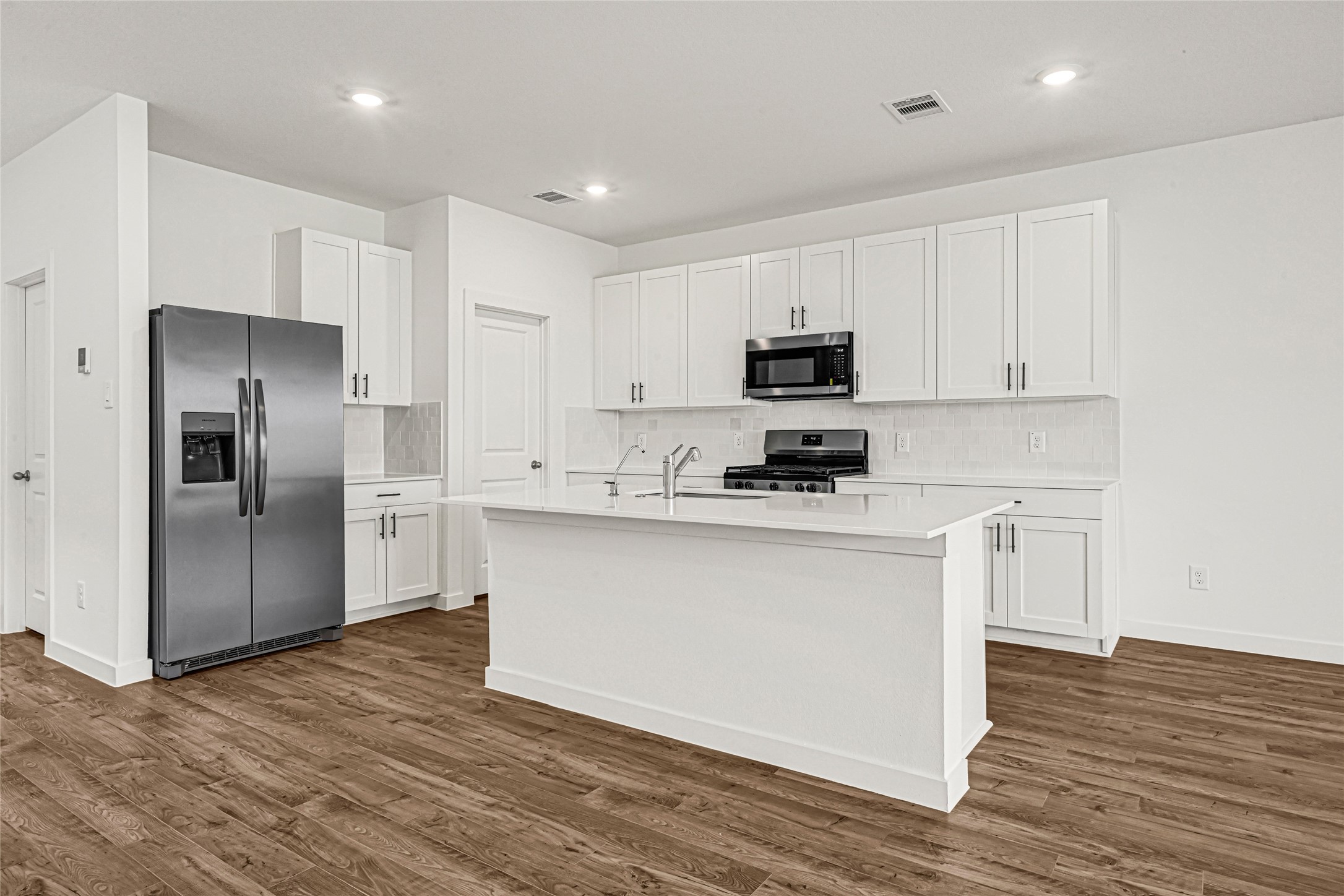3543 Goldfinch Woods Drive Property Photo 7