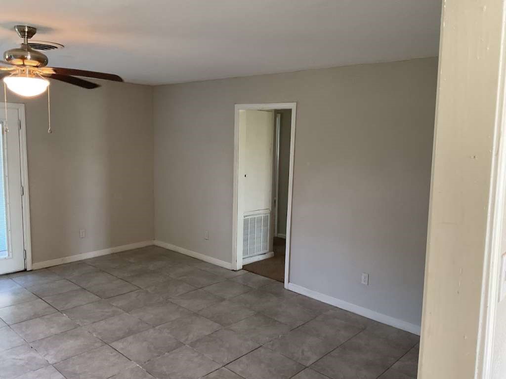 406 Wisteria Street Property Photo 2