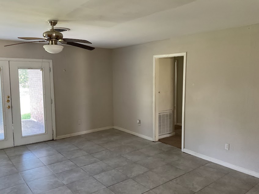 406 Wisteria Street Property Photo 3