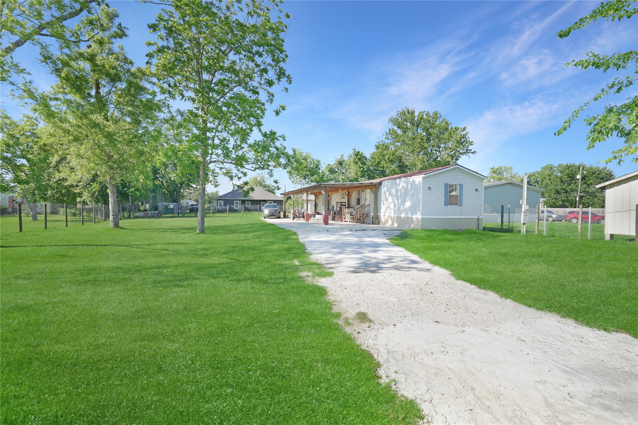 639 Reuben White Drive Property Photo 1