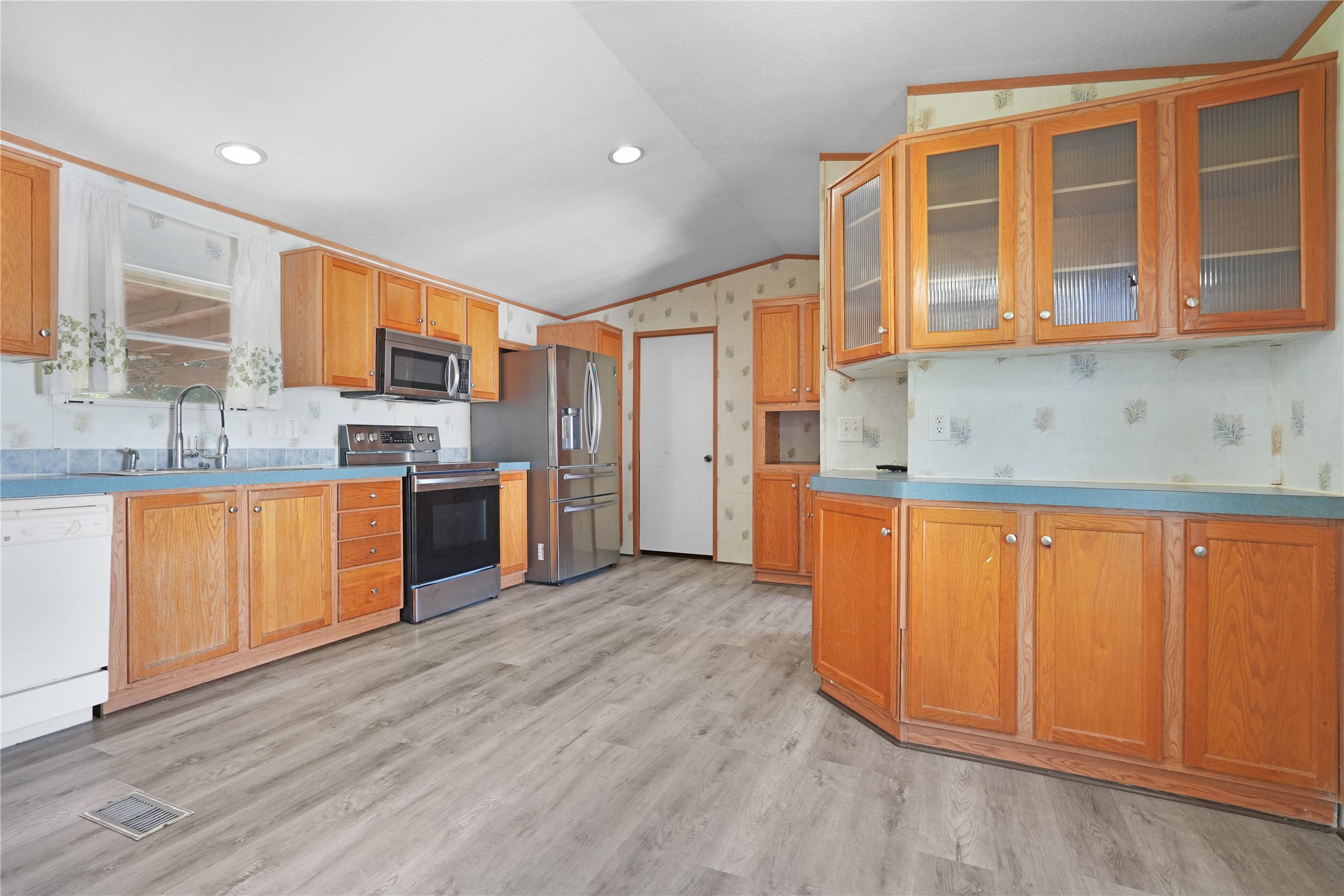 639 Reuben White Drive Property Photo 11