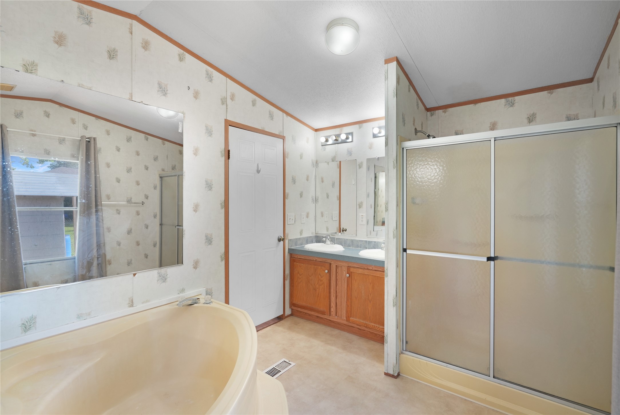 639 Reuben White Drive Property Photo 16