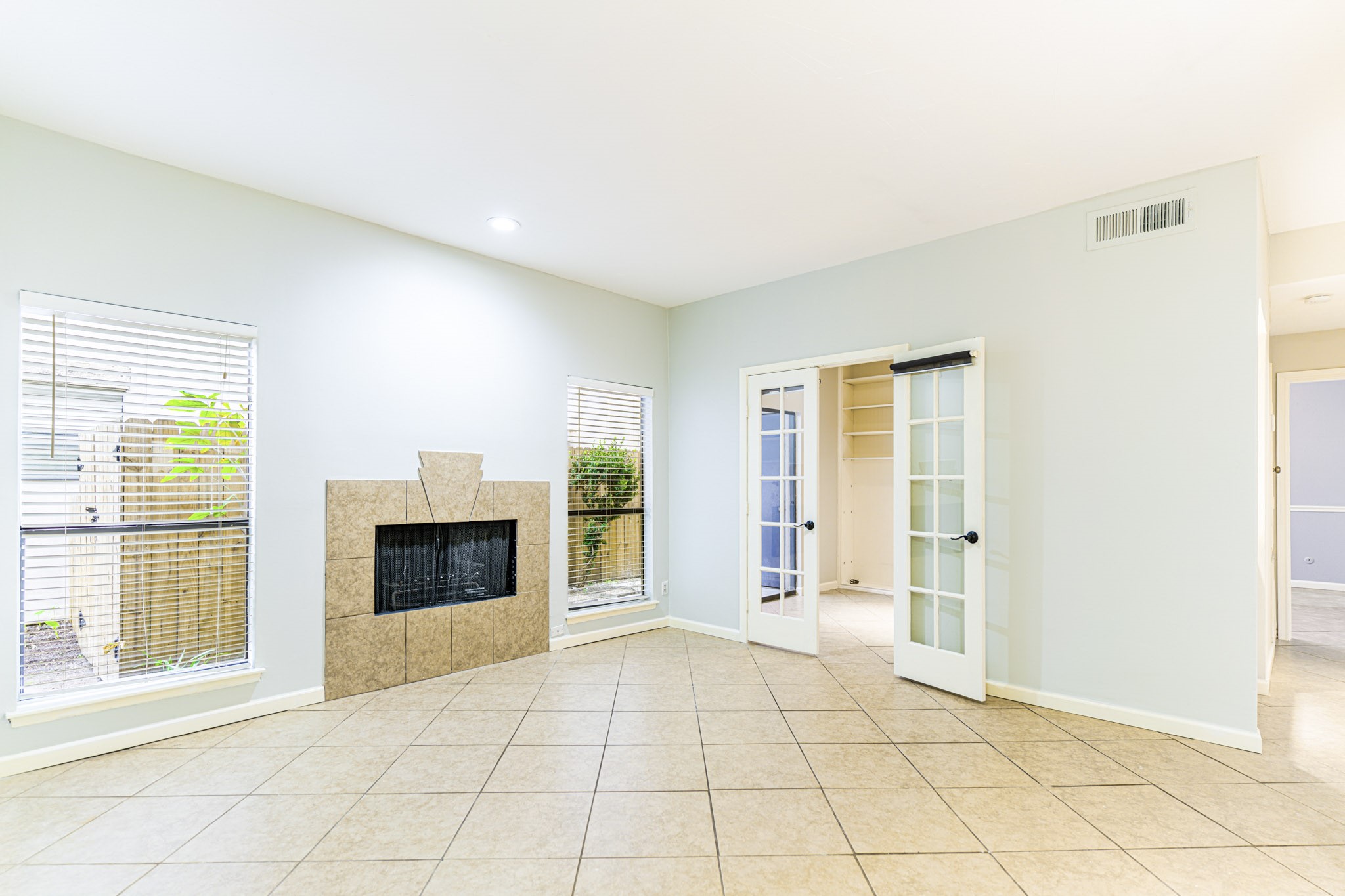 1818 Augusta Drive 27 Property Photo 2