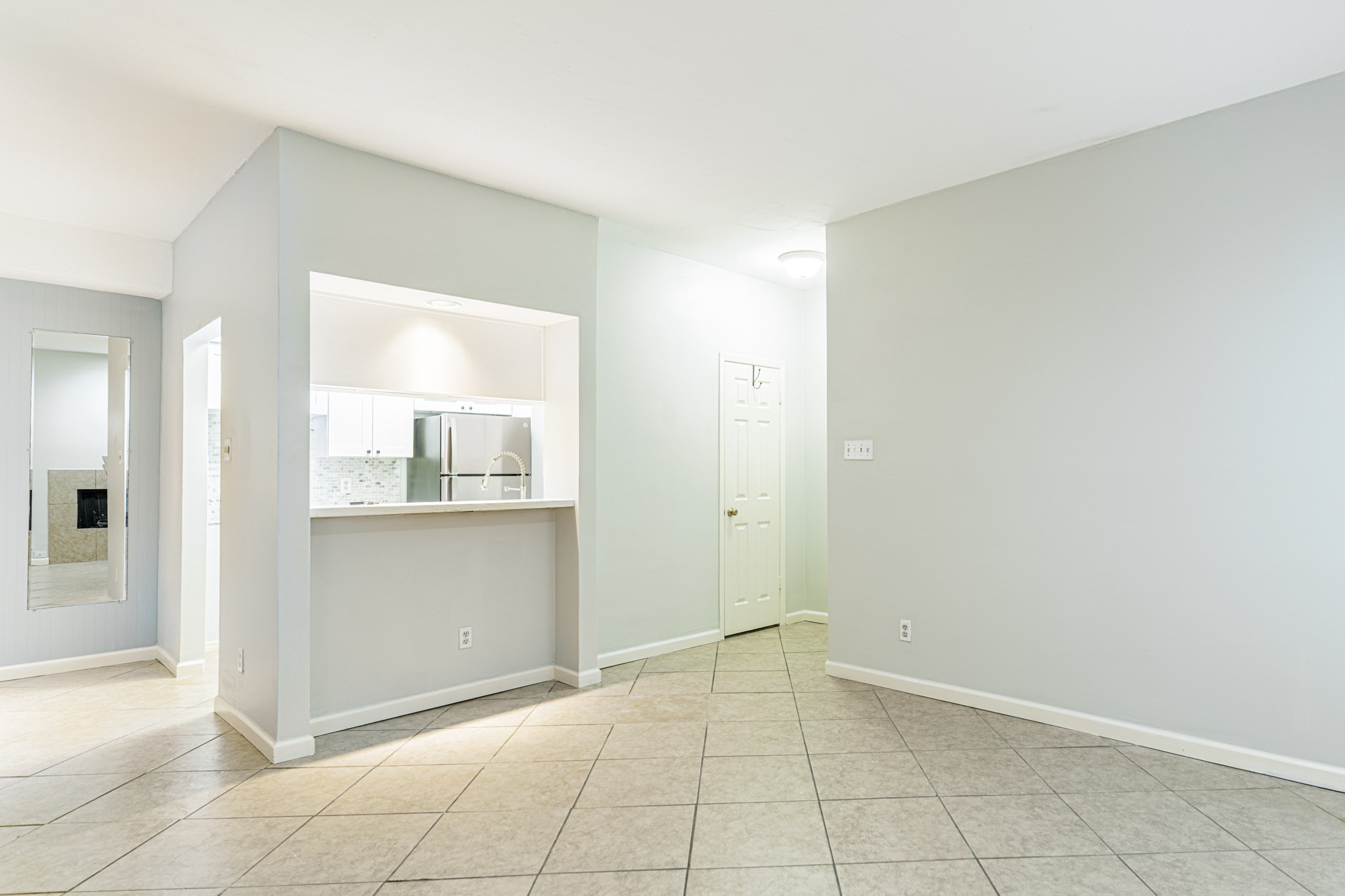 1818 Augusta Drive 27 Property Photo 4