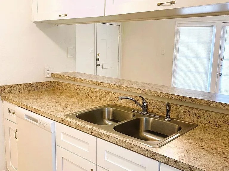 1307 Brenda Lane Property Photo 5