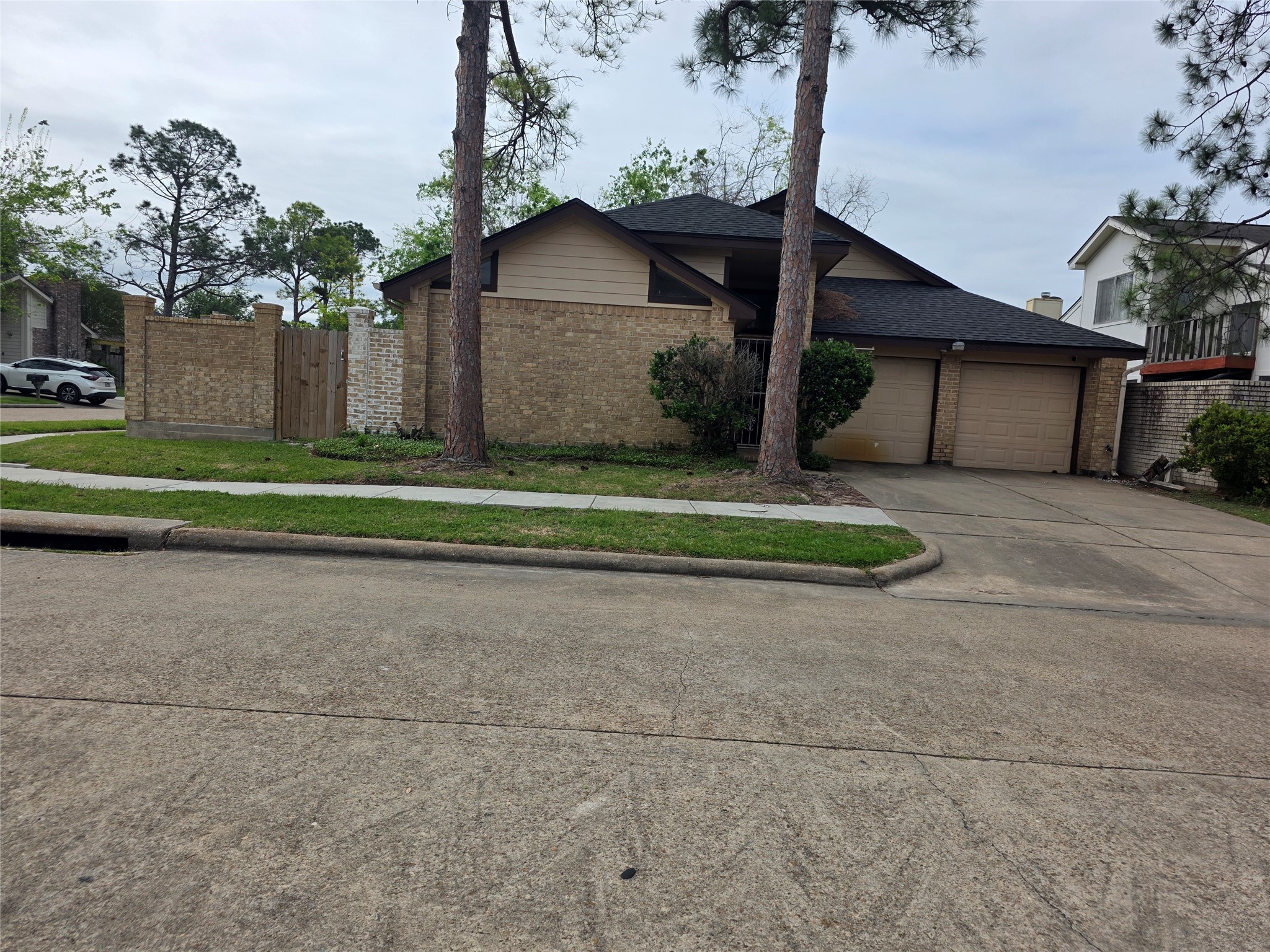 7803 La Rochelle Circle Property Photo 1