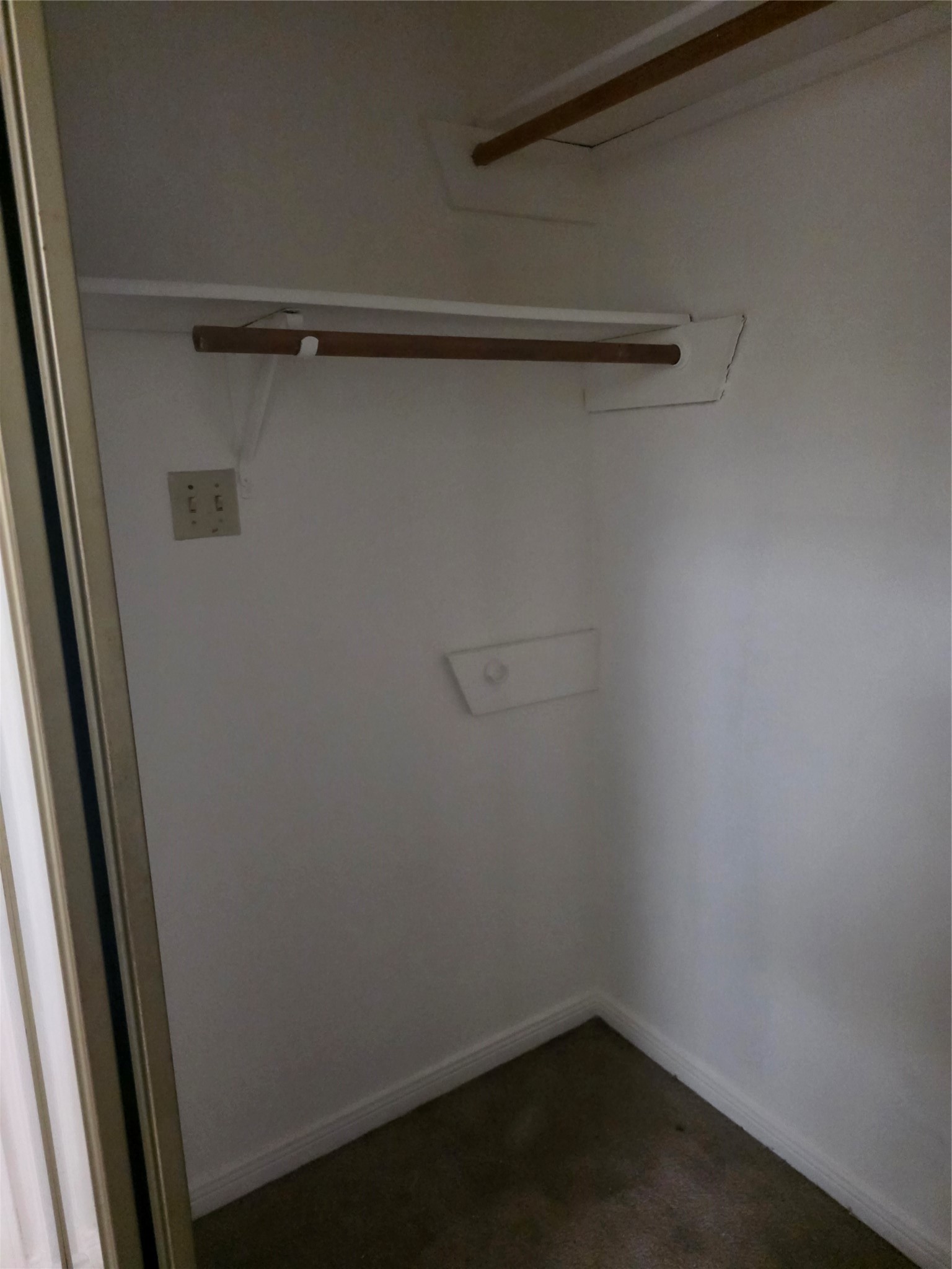 7803 La Rochelle Circle Property Photo 3